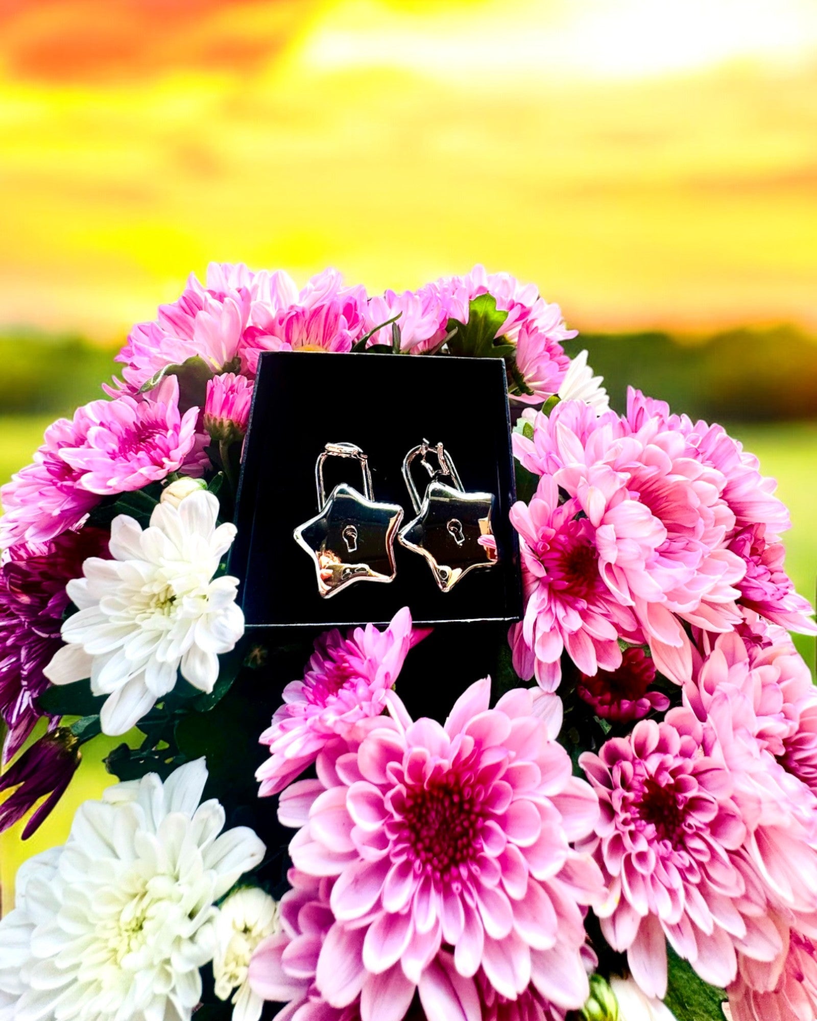 2 Tähtimäistä mini Lukkoa kaiverruksella – Suojaa Unelmasi, personoitu lahjaksi, 2 värivaihtoehtoa valittavana