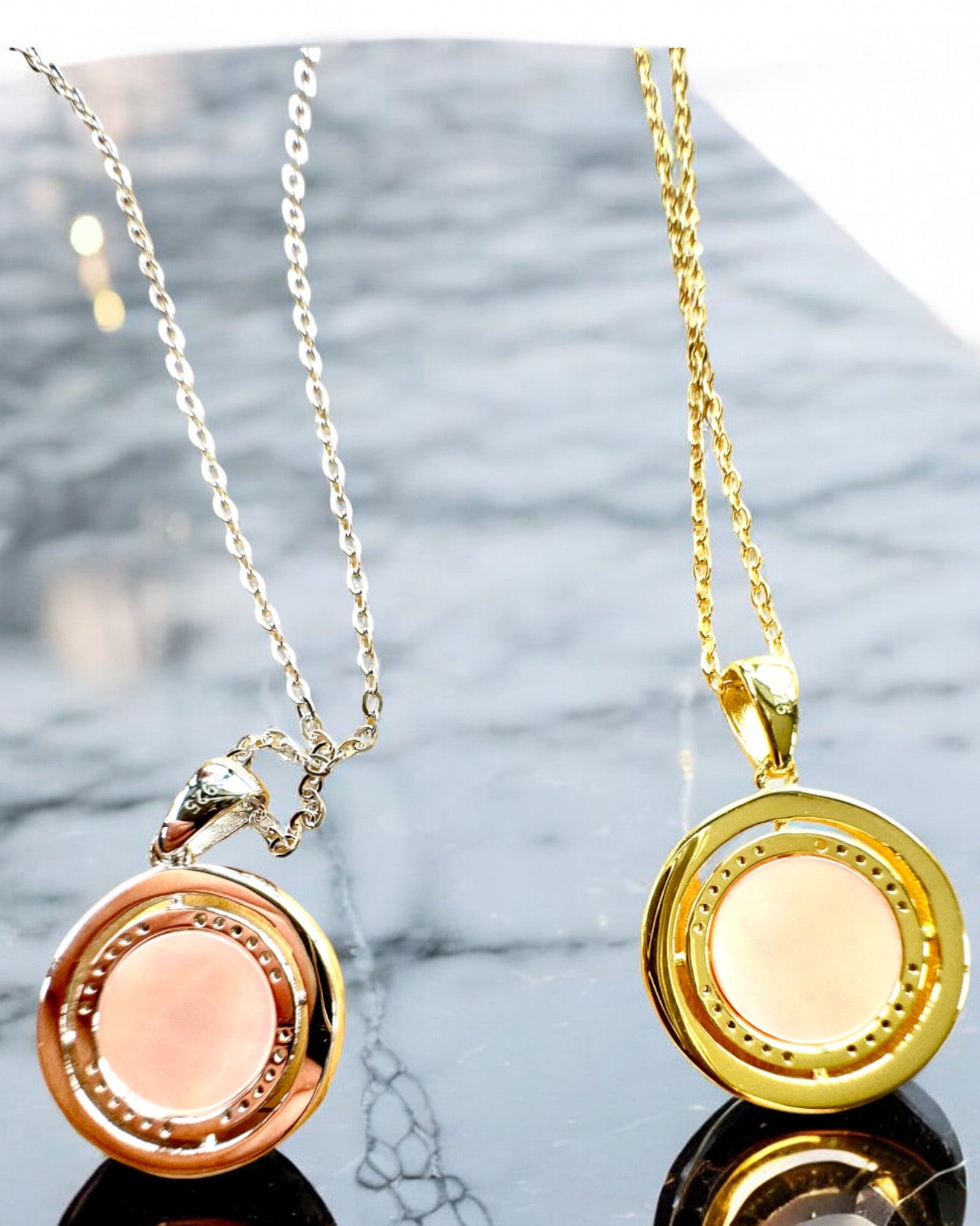 Kompassikaulakoru "Tähtisuunta", mahdollisuus personoida kaiverruksella, valittavana 2 värivaihtoehtoa