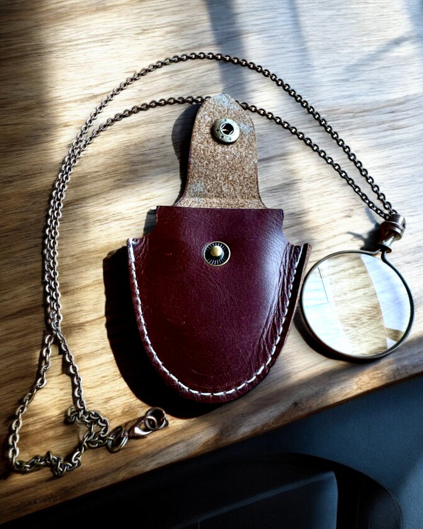 Vintage Look - Lasinen Suurennuslasi Nahkaisella Koteloilla, mahdollisuus personointiin kaiverruksella