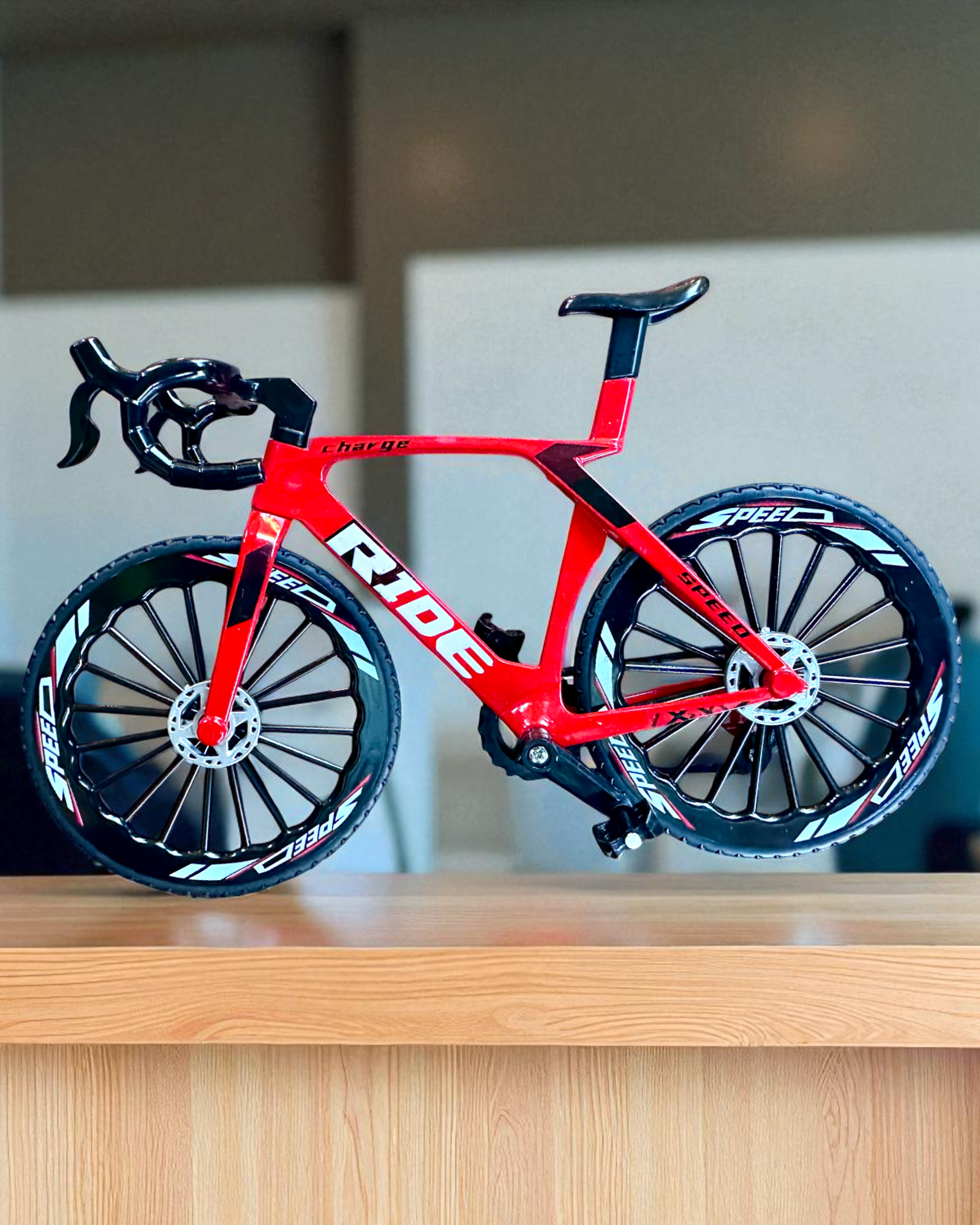 Mini Rower „Speedster” – keräilymalli kaiverrusvaihtoehdolla, 2 vaihtoehtoa valittavana