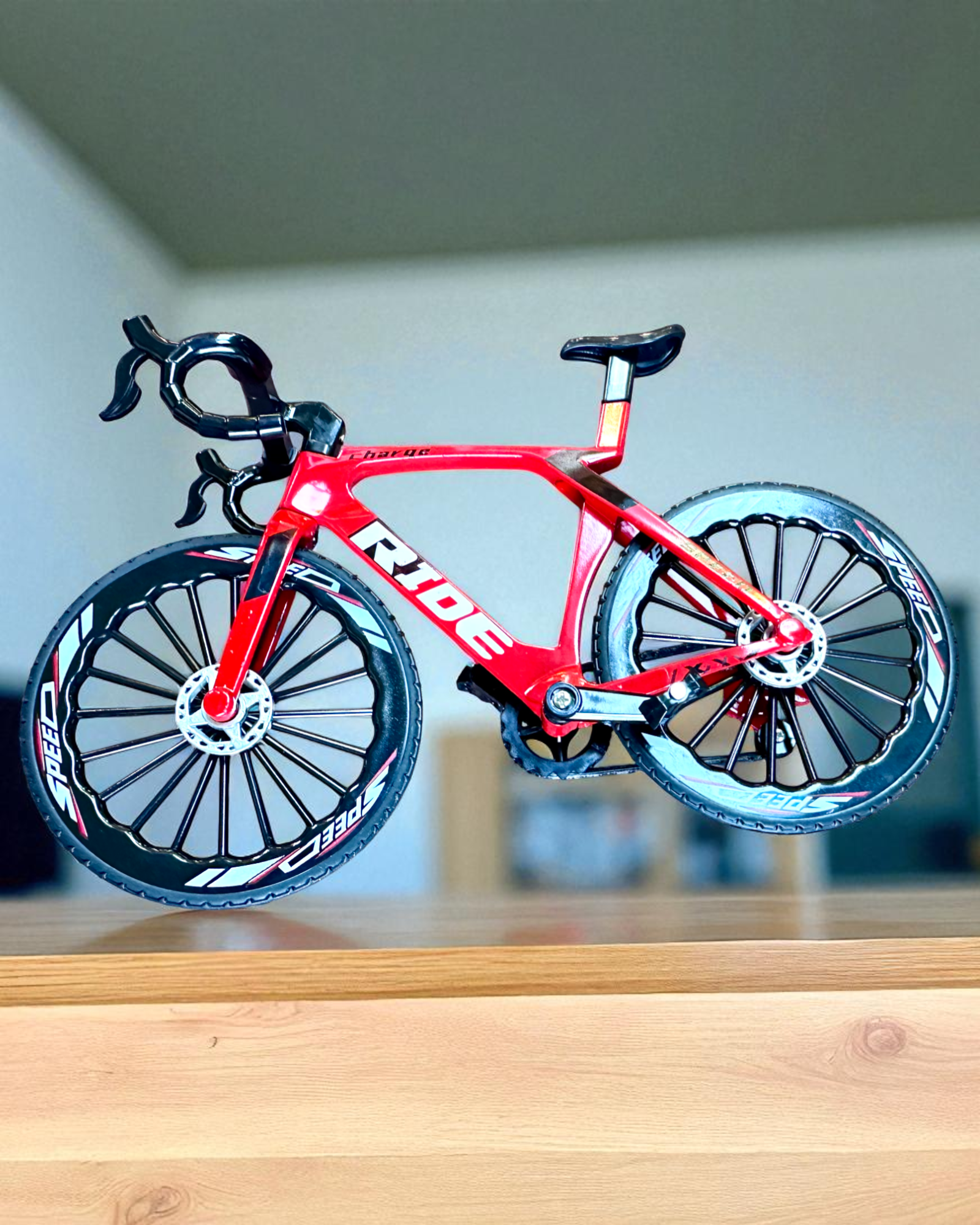 Mini Rower „Speedster” – keräilymalli kaiverrusvaihtoehdolla, 2 vaihtoehtoa valittavana