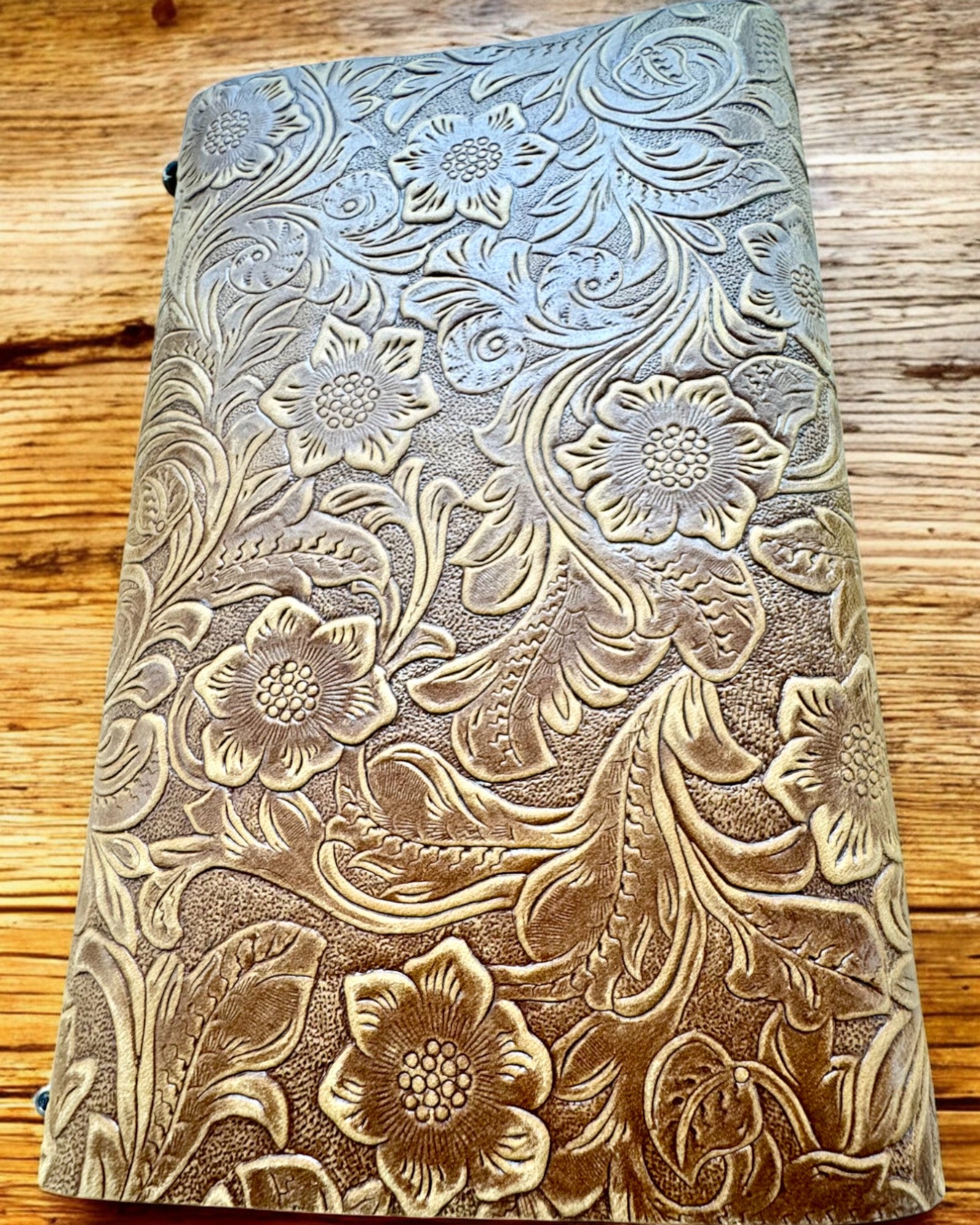 Luksus Retro Muistikirja Nahkakannella - "Vintage Elegance", 480 sivua, mahdollisuus personointiin kaiverruksella