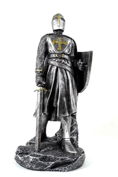 Kaiverrettu ristiretkiritarin figuuri 30 cm