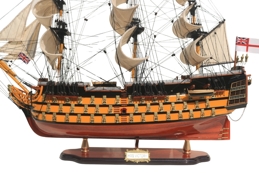 Koottu HMS Victory -purjelaivamalli, 80 cm, kaiverruksella personoitavissa - eksklusiivinen lahja- ja sisustusesine, käsintehty eksoottisesta puusta, korkealaatuinen ja viimeistelty yksityiskohtia myöten