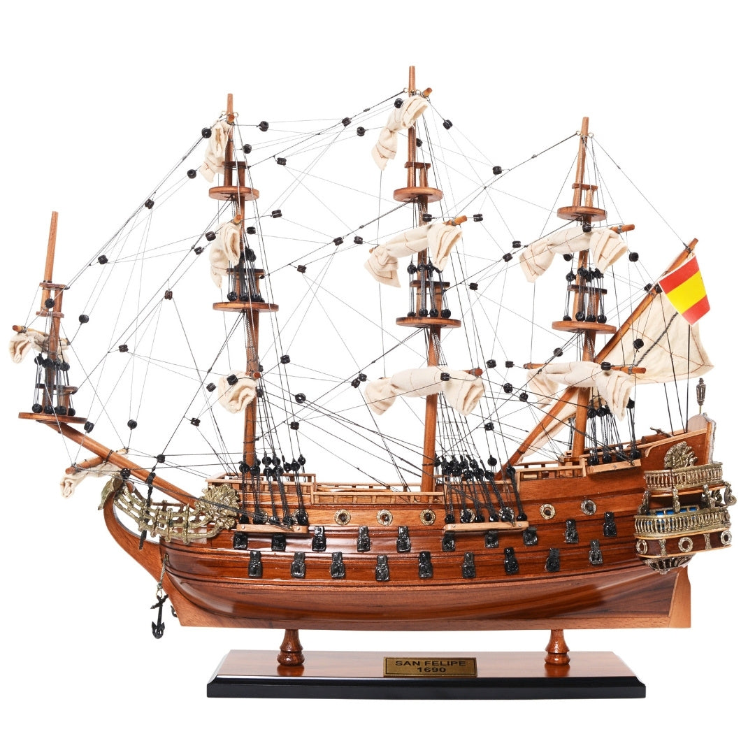Ekskluzywny model żaglowca San Felipe z rozwiniętymi żaglami - SF45R