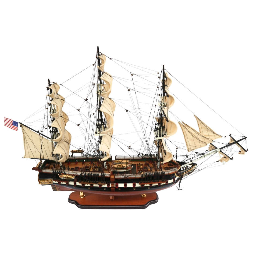 Eksklusiivinen suuri USS Constitution -purjelaivamalli, 100 cm, kaiverruksella personoitavissa