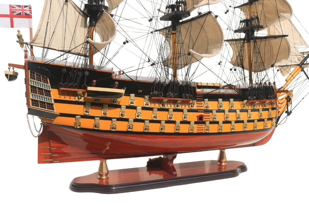 Koottu HMS Victory -purjelaivamalli, 80 cm, kaiverruksella personoitavissa - eksklusiivinen lahja- ja sisustusesine, käsintehty eksoottisesta puusta, korkealaatuinen ja viimeistelty yksityiskohtia myöten