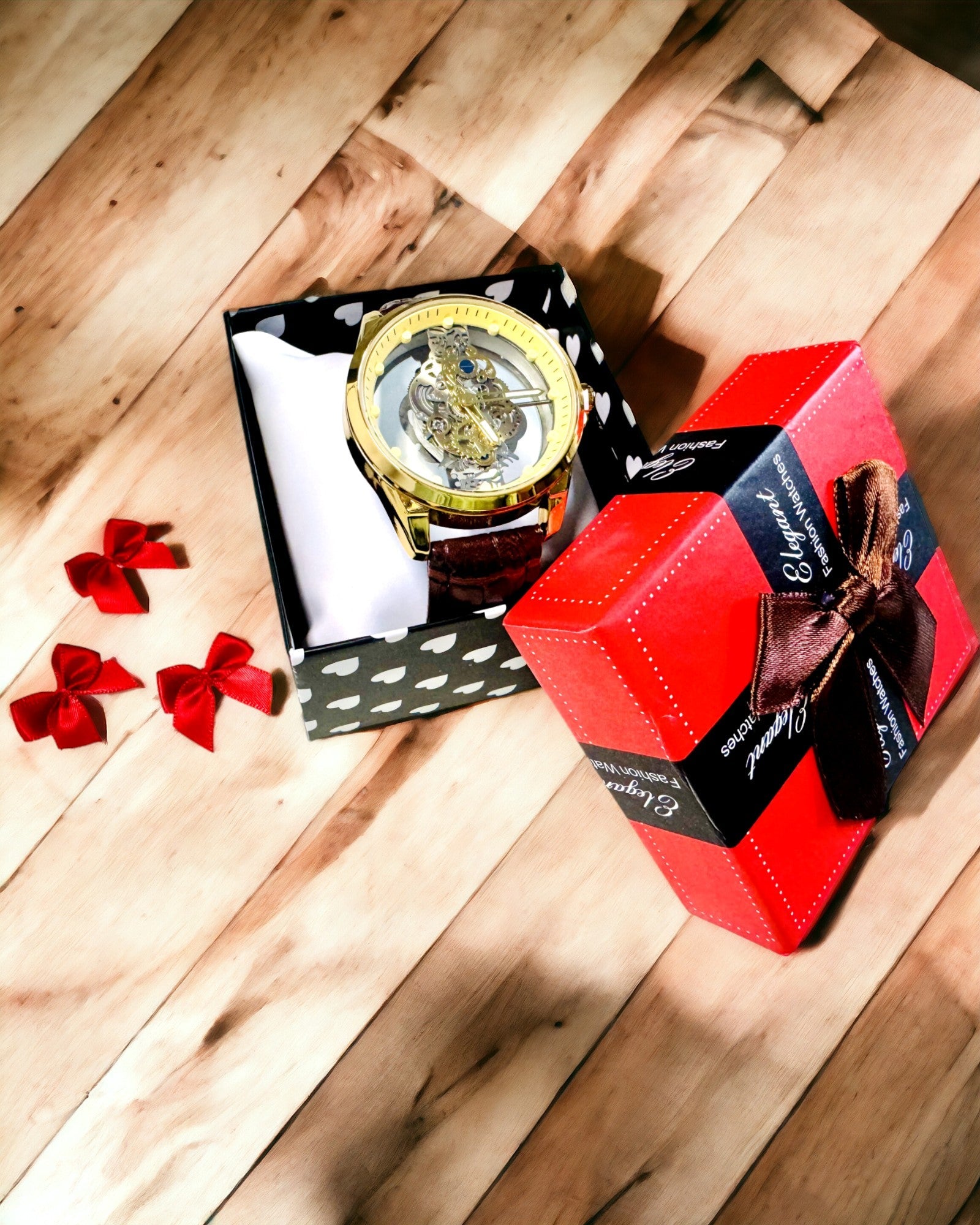 Miesten kello läpinäkyvällä mekanismilla - Eleganssia ja tarkkuutta kultaisessa kehyksessä