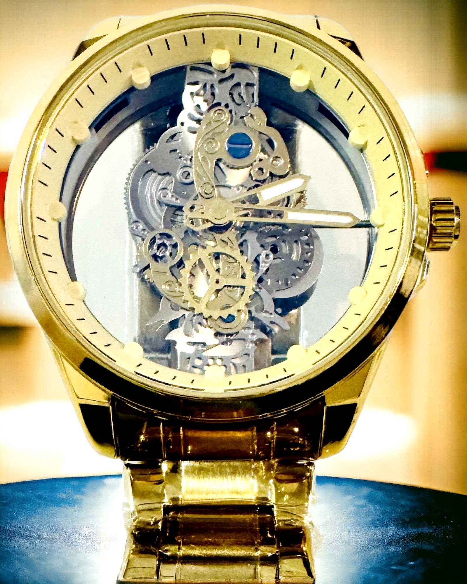 Miesten urheilukello kaksipuolisella, läpinäkyvällä kvartsikoneistolla ja alumiinirannekkeella – Ihanteellinen lahjaksi. Personointi kaiverruksella