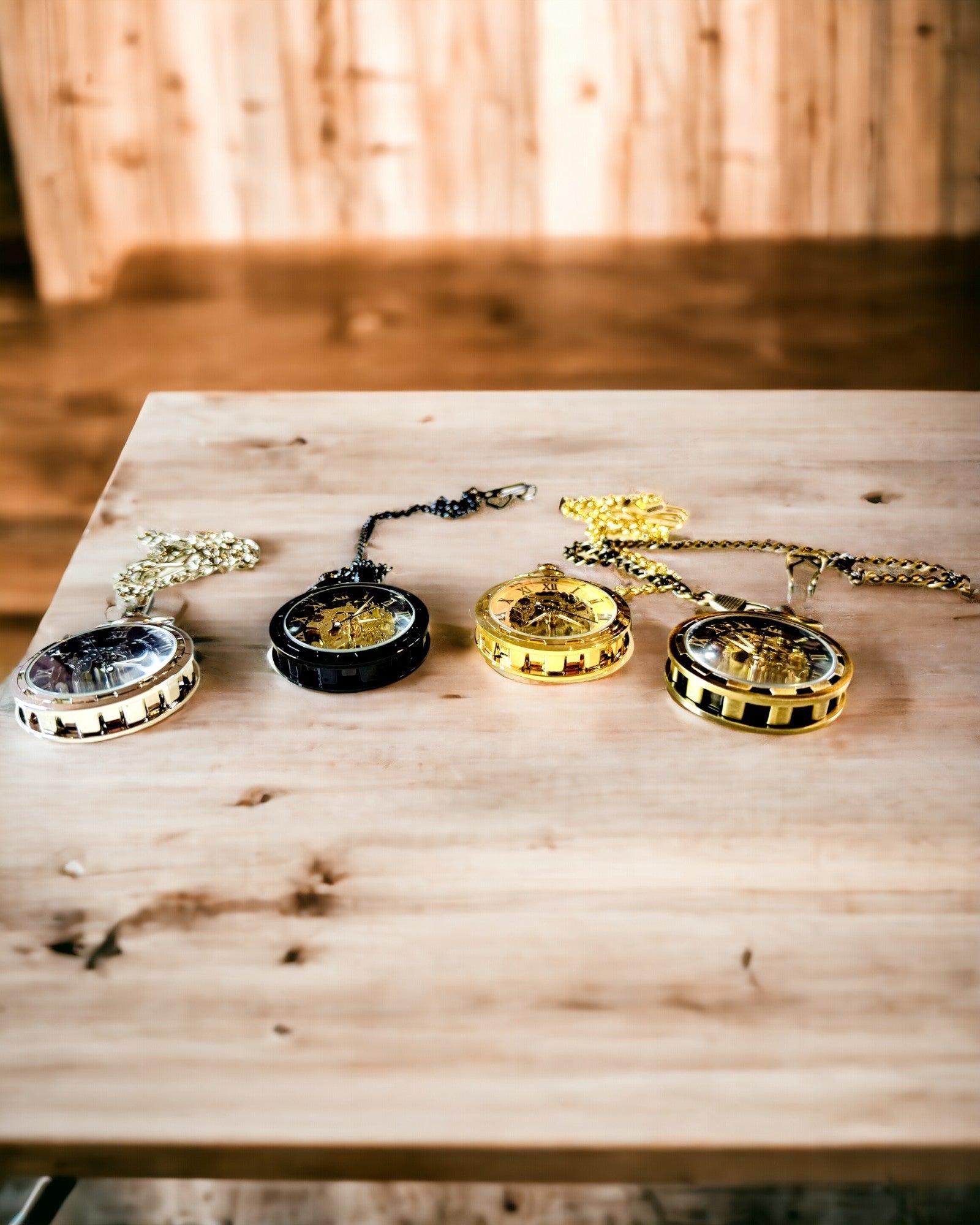 Retro taskukello – Mekaaninen, väri harjattu kulta, vedenpitävä, personointi kaiverruksella