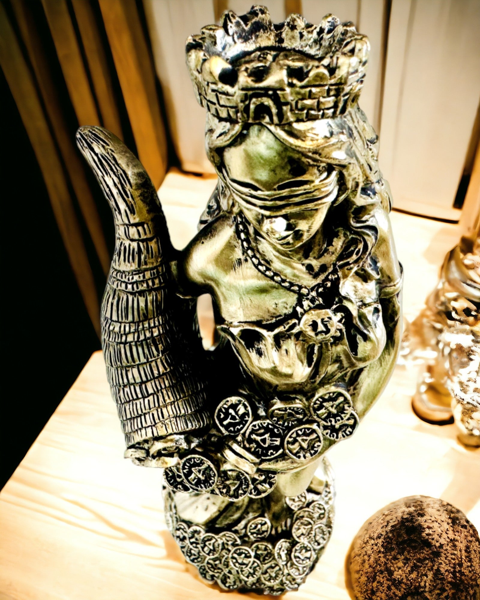 "Abundanssin Jumalattaren Patsas" - Koristeellinen Hartsinen Onnenpatsas Kotiin ja Toimistoon