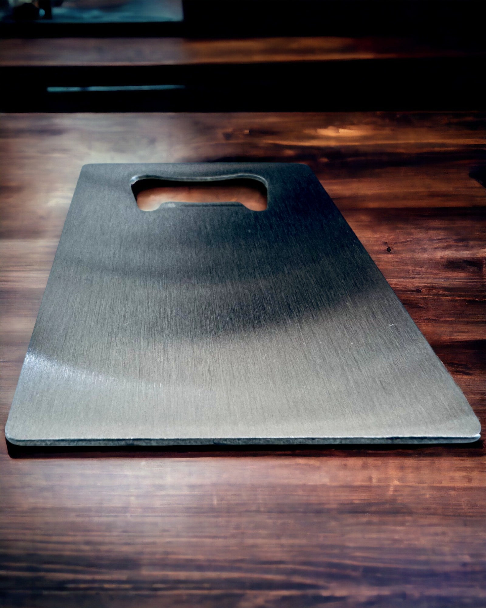 Ruostumattomasta Teräksestä Valmistettu Pullonavaaja - Tyylikäs ja Käytännöllinen Laite - personointi kaiverruksella