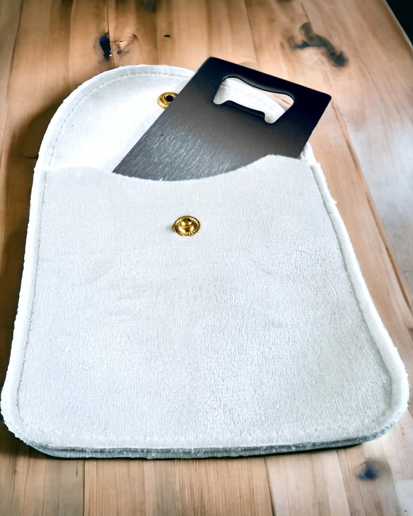 Ruostumattomasta Teräksestä Valmistettu Pullonavaaja - Tyylikäs ja Käytännöllinen Laite - personointi kaiverruksella