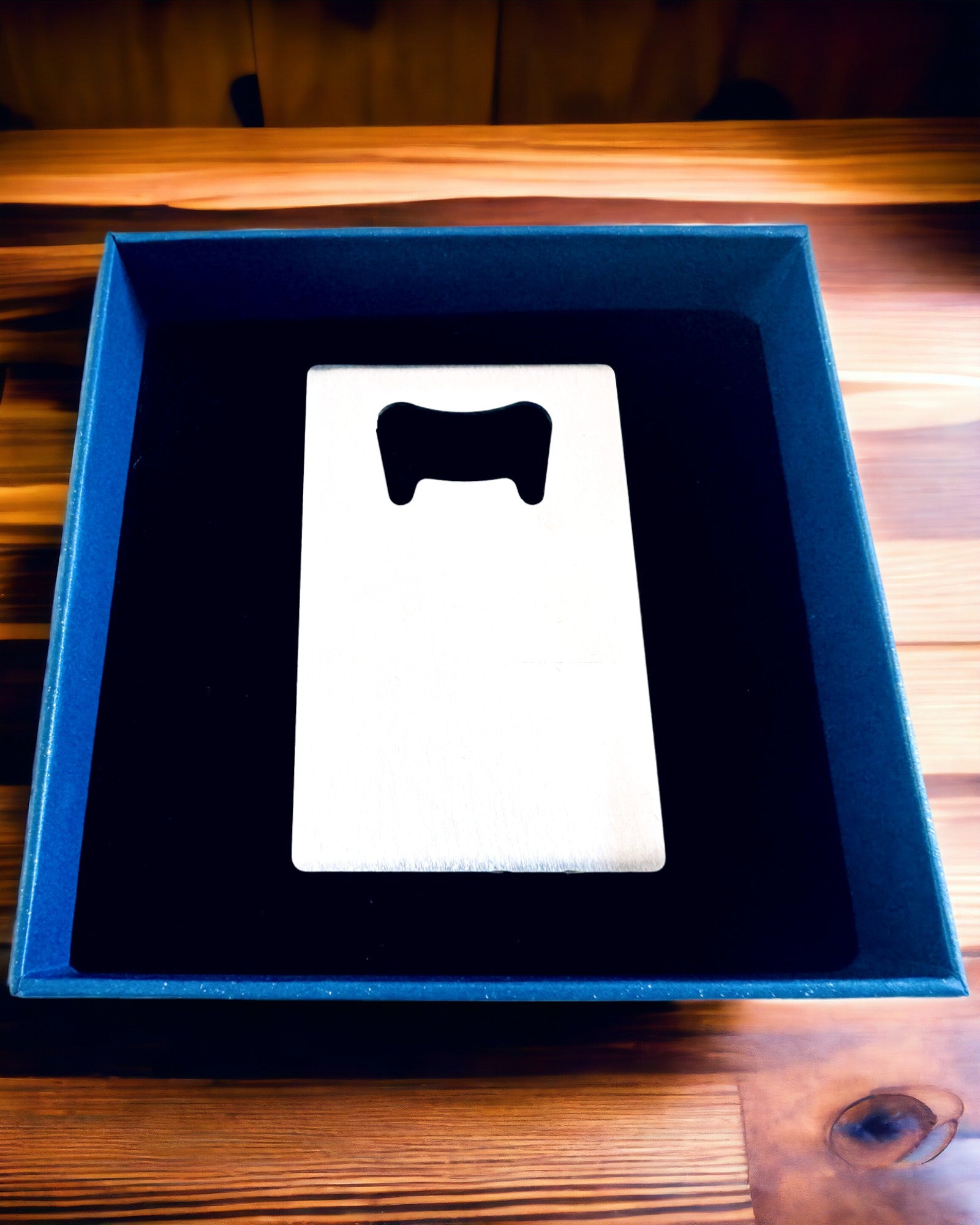 Ruostumattomasta Teräksestä Valmistettu Pullonavaaja - Tyylikäs ja Käytännöllinen Laite - personointi kaiverruksella