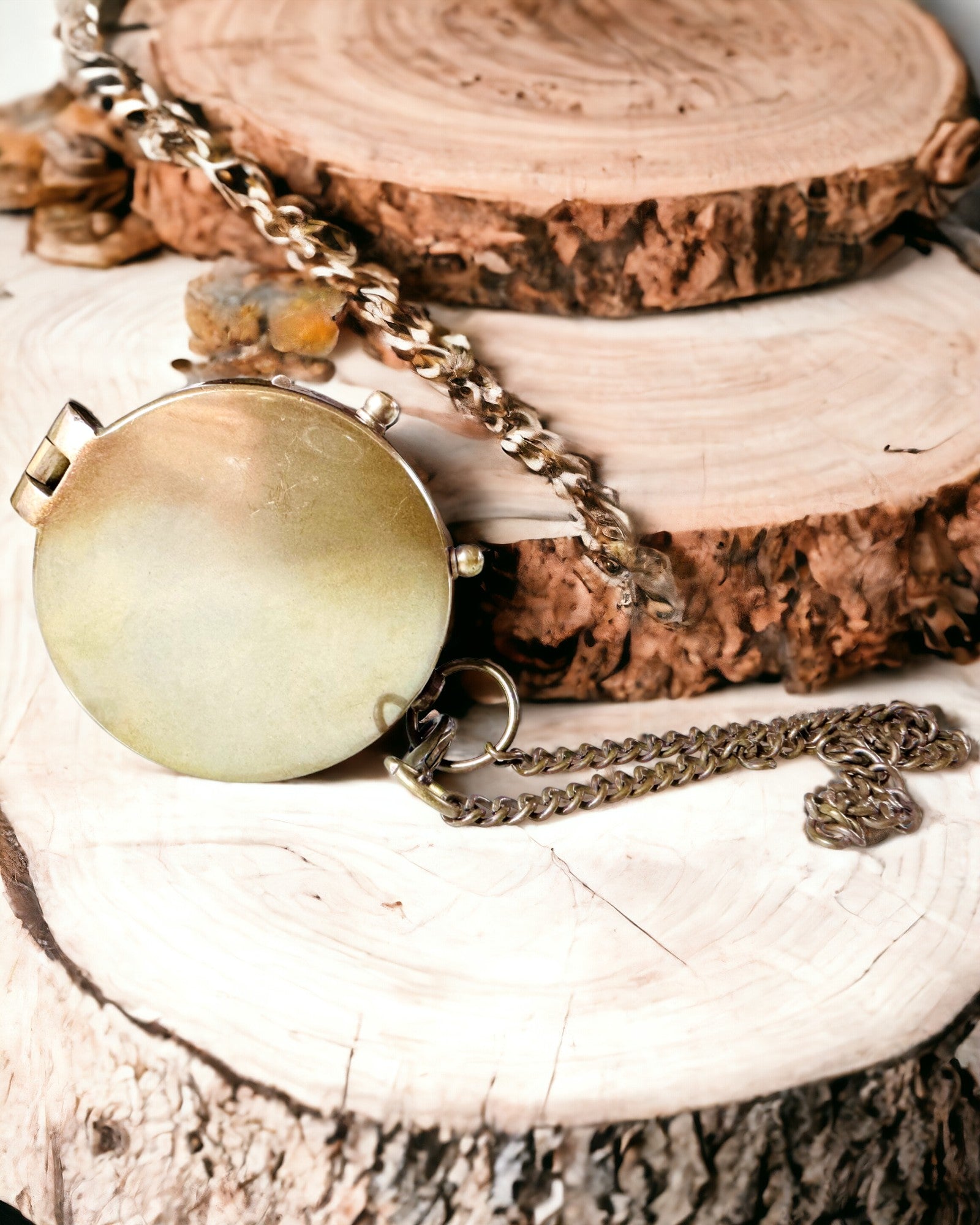 Intialainen Odysseus-kompassi – Retro-tutkijan helmi - kaiverrusmahdollisuus