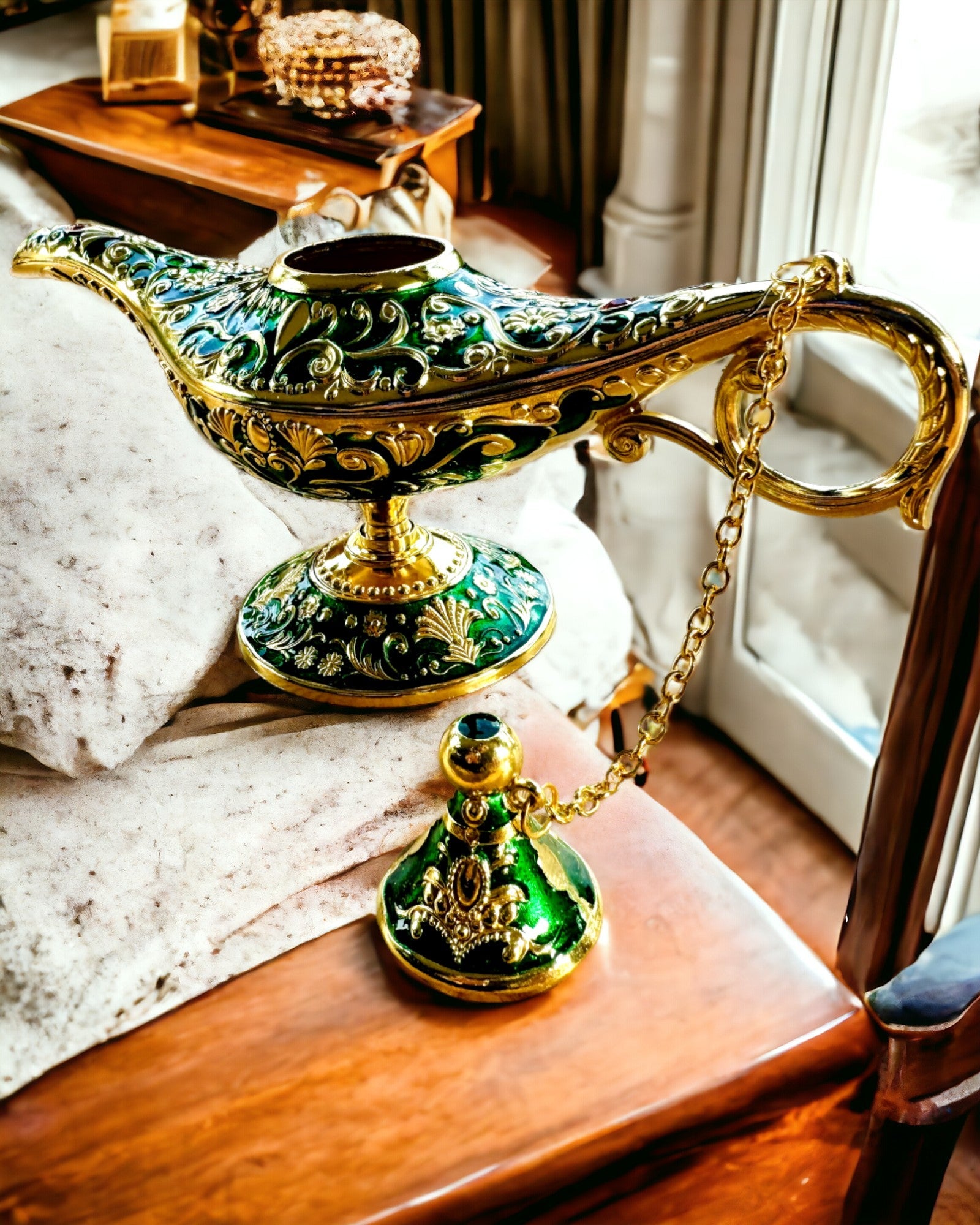 Aladdinin Taikalamppu Kaiverrusmahdollisuudella - Tummanvihreä Variaatio, Kultaisilla Koristeilla