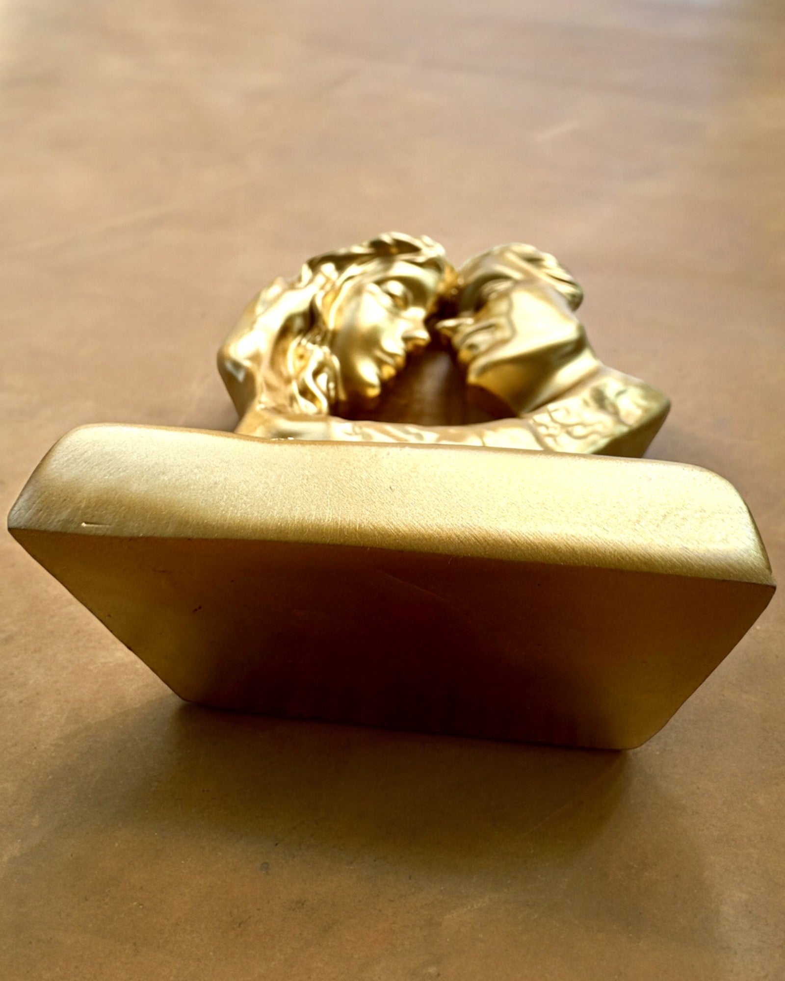 "Złote Złączenie" -figuuri - 13,5 cm korkea, Koristeellinen kaiverrusmahdollisuudella