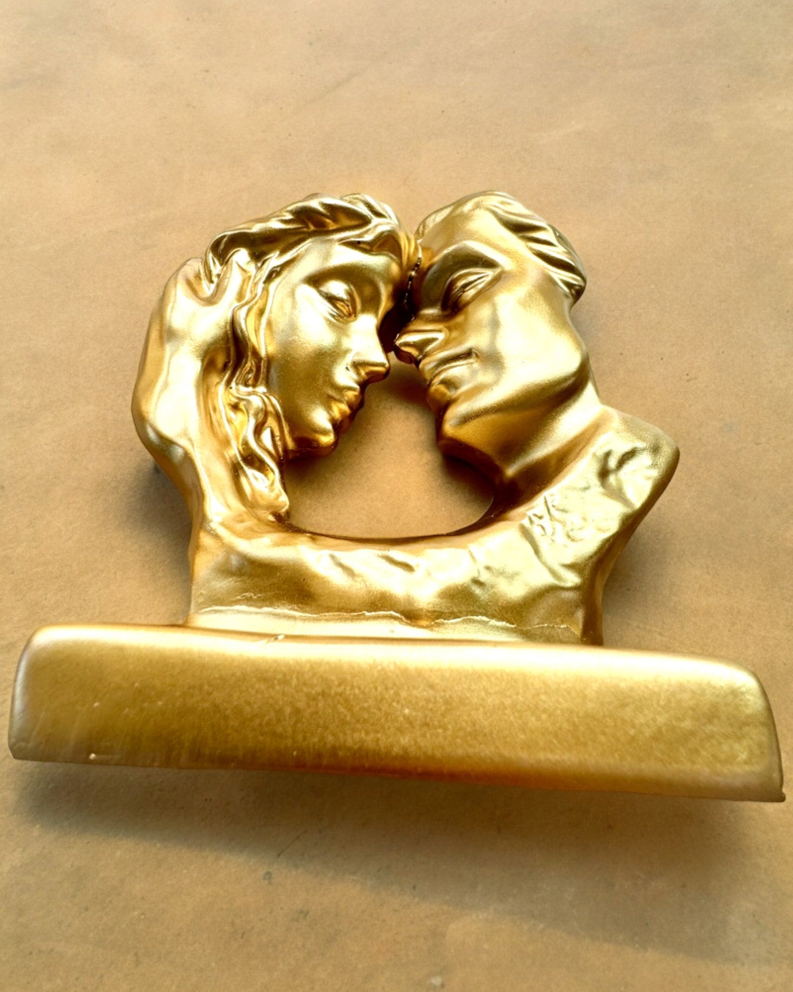 "Złote Złączenie" -figuuri - 13,5 cm korkea, Koristeellinen kaiverrusmahdollisuudella