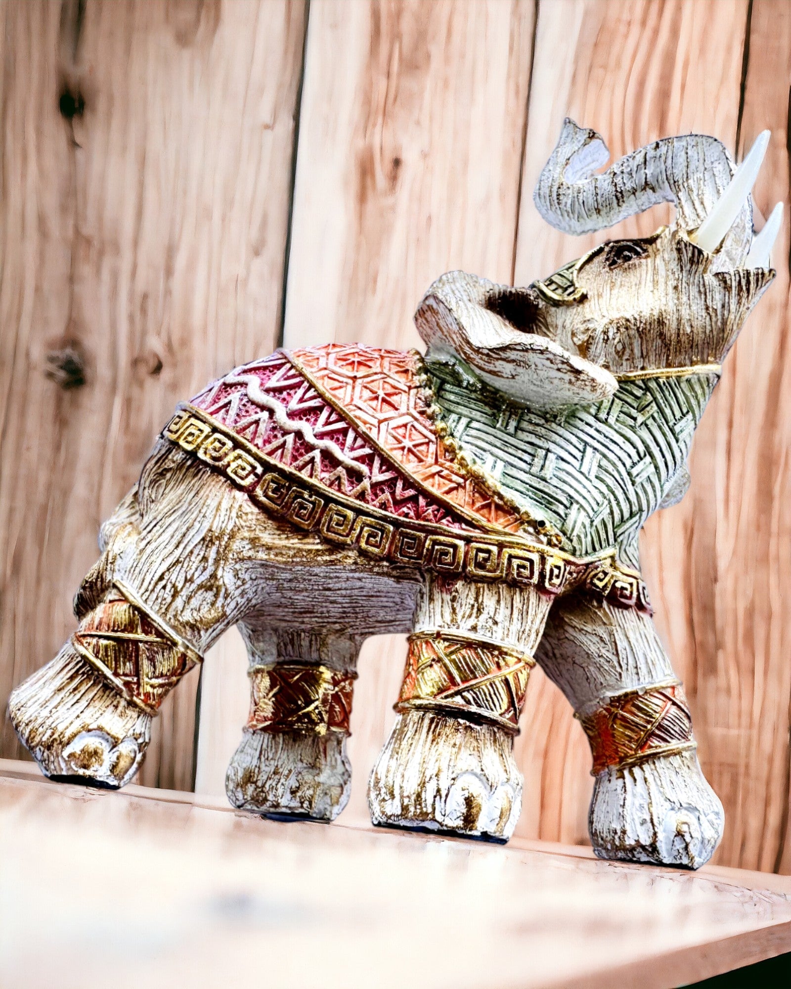 Słoniowa Stróżka – Koristeellinen Hartsielefantti Kaiverrusmahdollisuudella