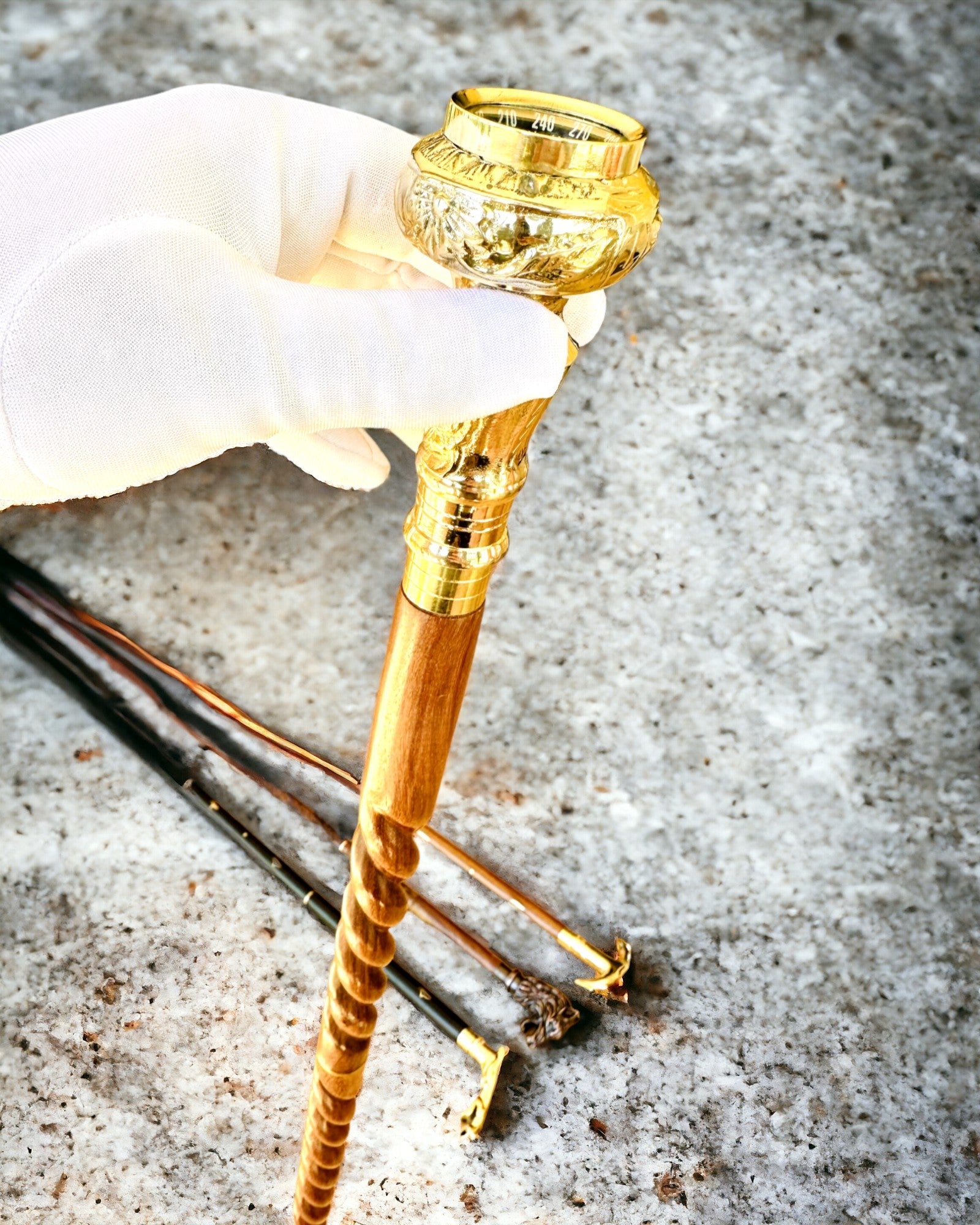 Kompasso Brown - Kävelykepin Rakkaus - Käsin Veistetty Puu - Eksklusiivinen Painos Kaiverrusmahdollisuudella