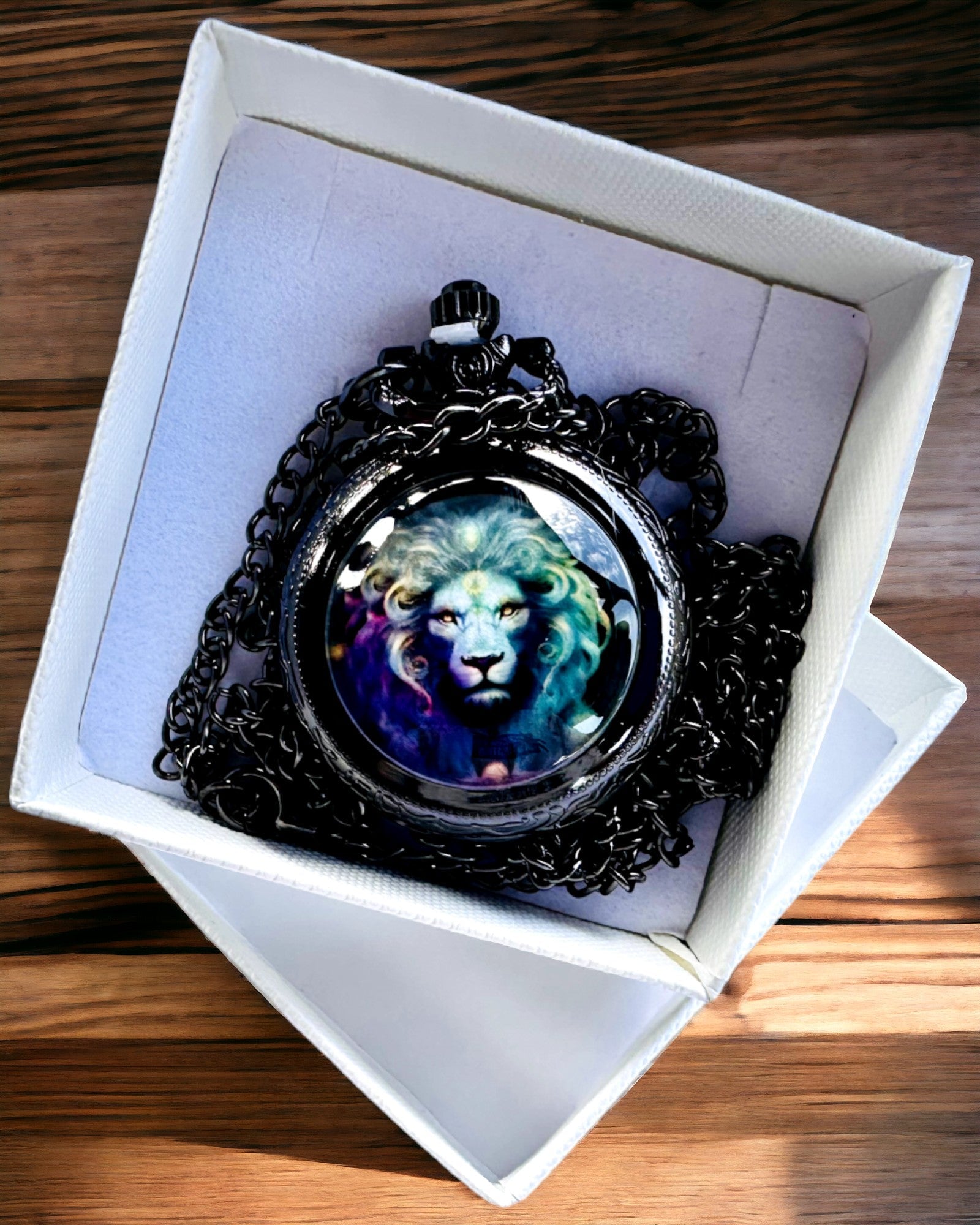 Kaulakello "Majesty Lion" kaiverrusmahdollisuudella