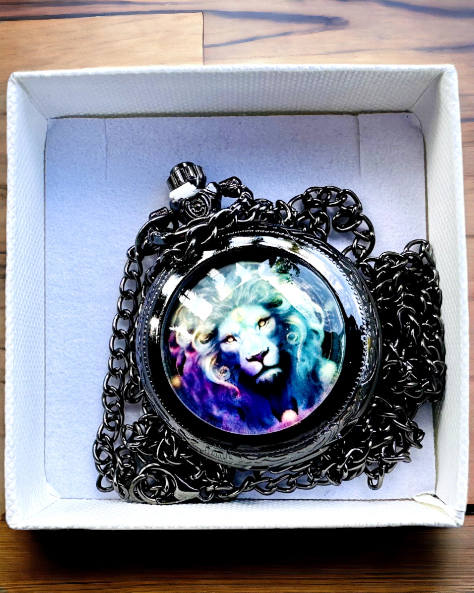 Kaulakello "Majesty Lion" kaiverrusmahdollisuudella