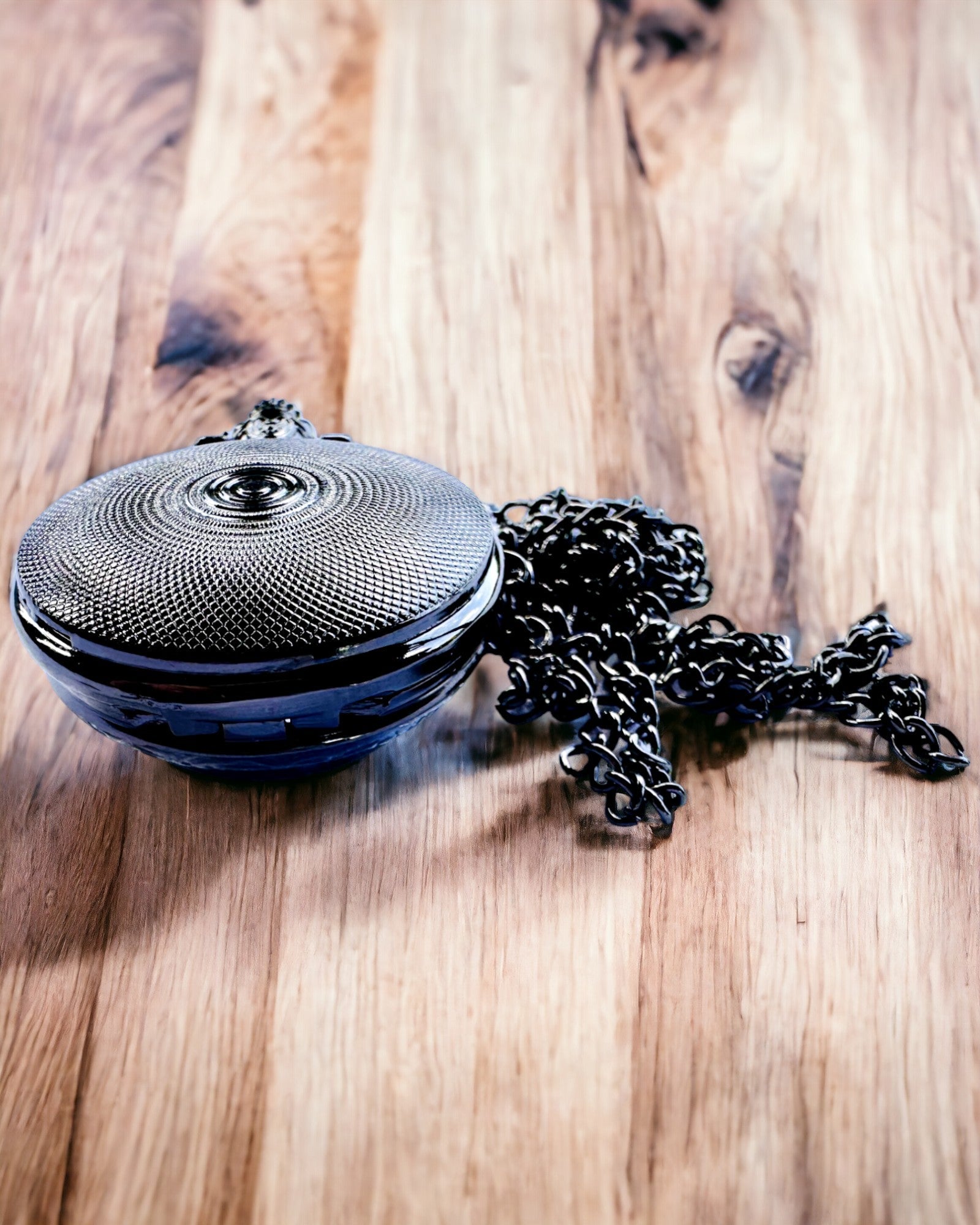 Kaulakello "Majesty Lion" kaiverrusmahdollisuudella