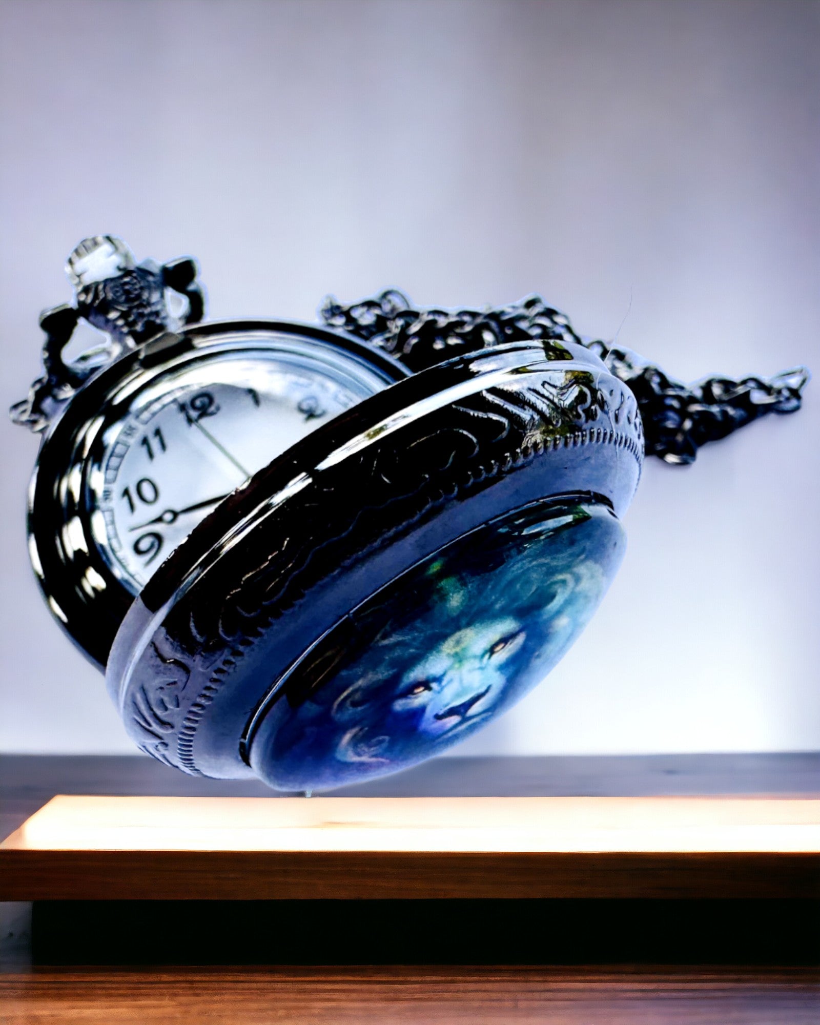 Kaulakello "Majesty Lion" kaiverrusmahdollisuudella