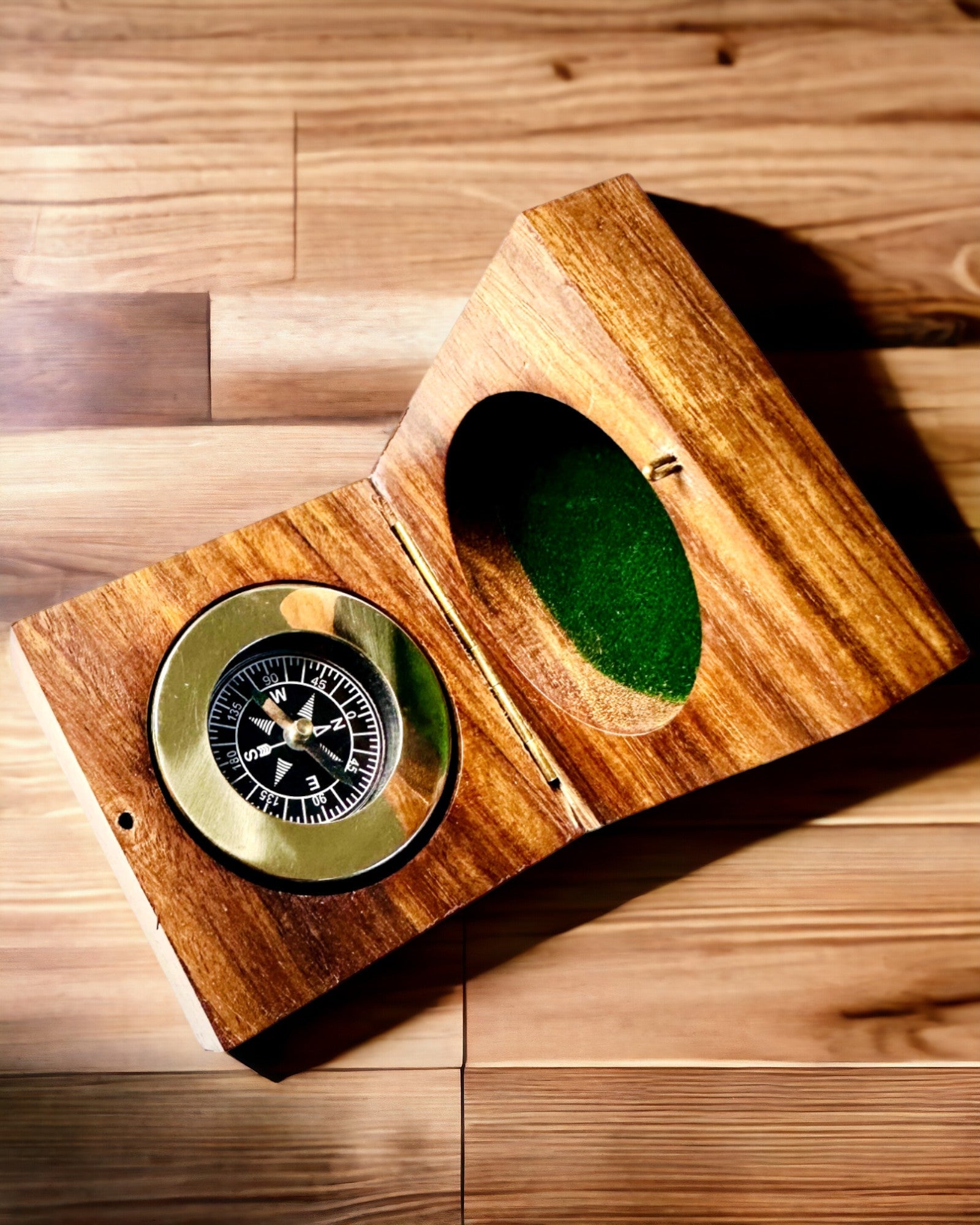 Matkailijan kompassi Rajput, personointimahdollisuudella - lahjaksi