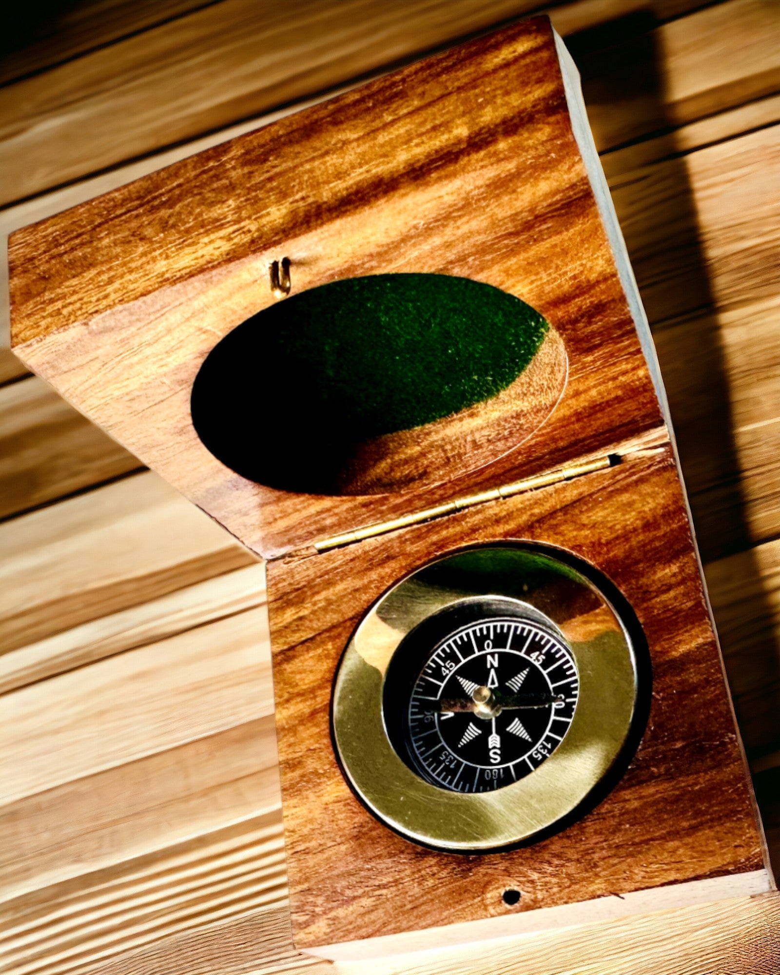 Matkailijan kompassi Rajput, personointimahdollisuudella - lahjaksi