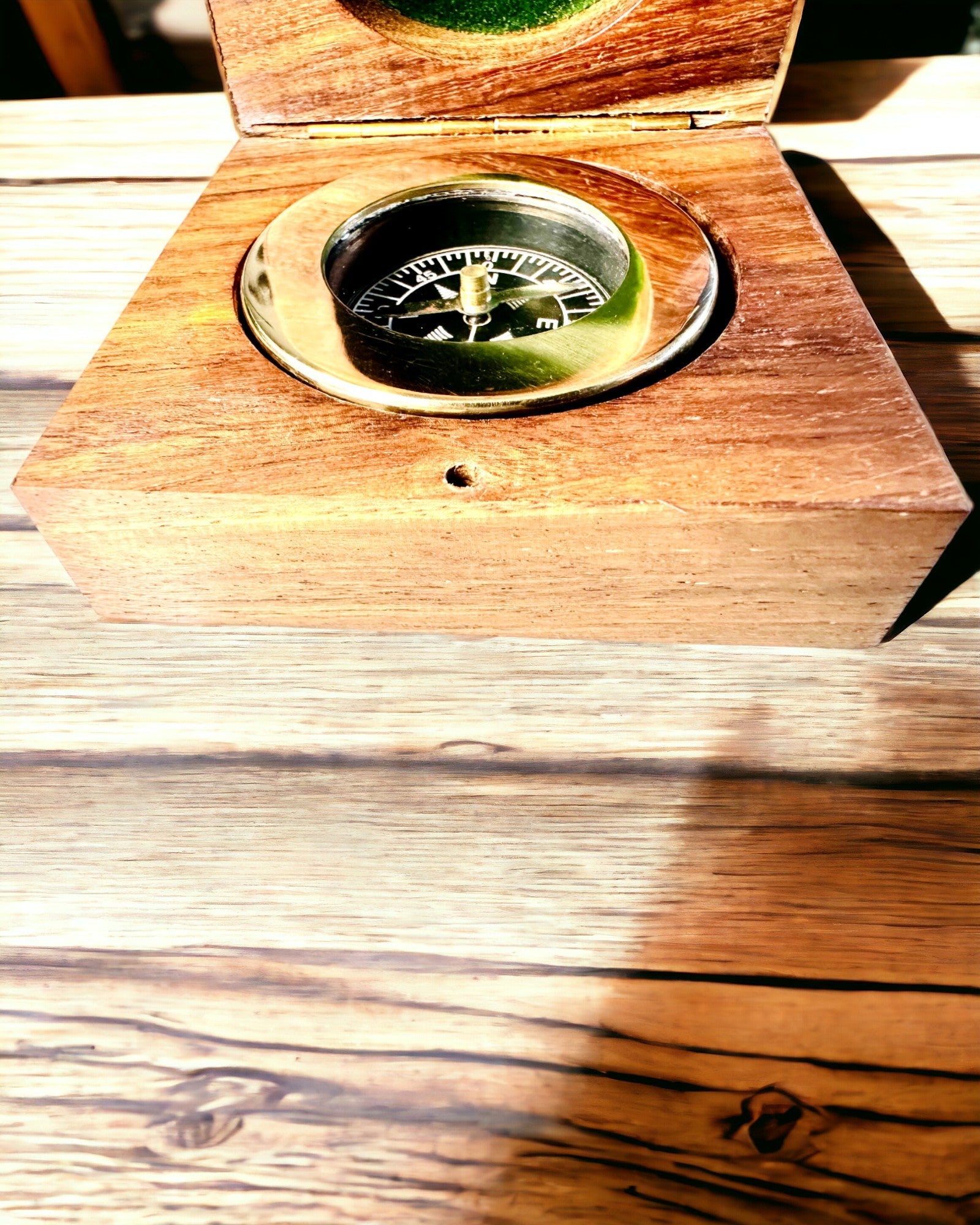 Matkailijan kompassi Rajput, personointimahdollisuudella - lahjaksi