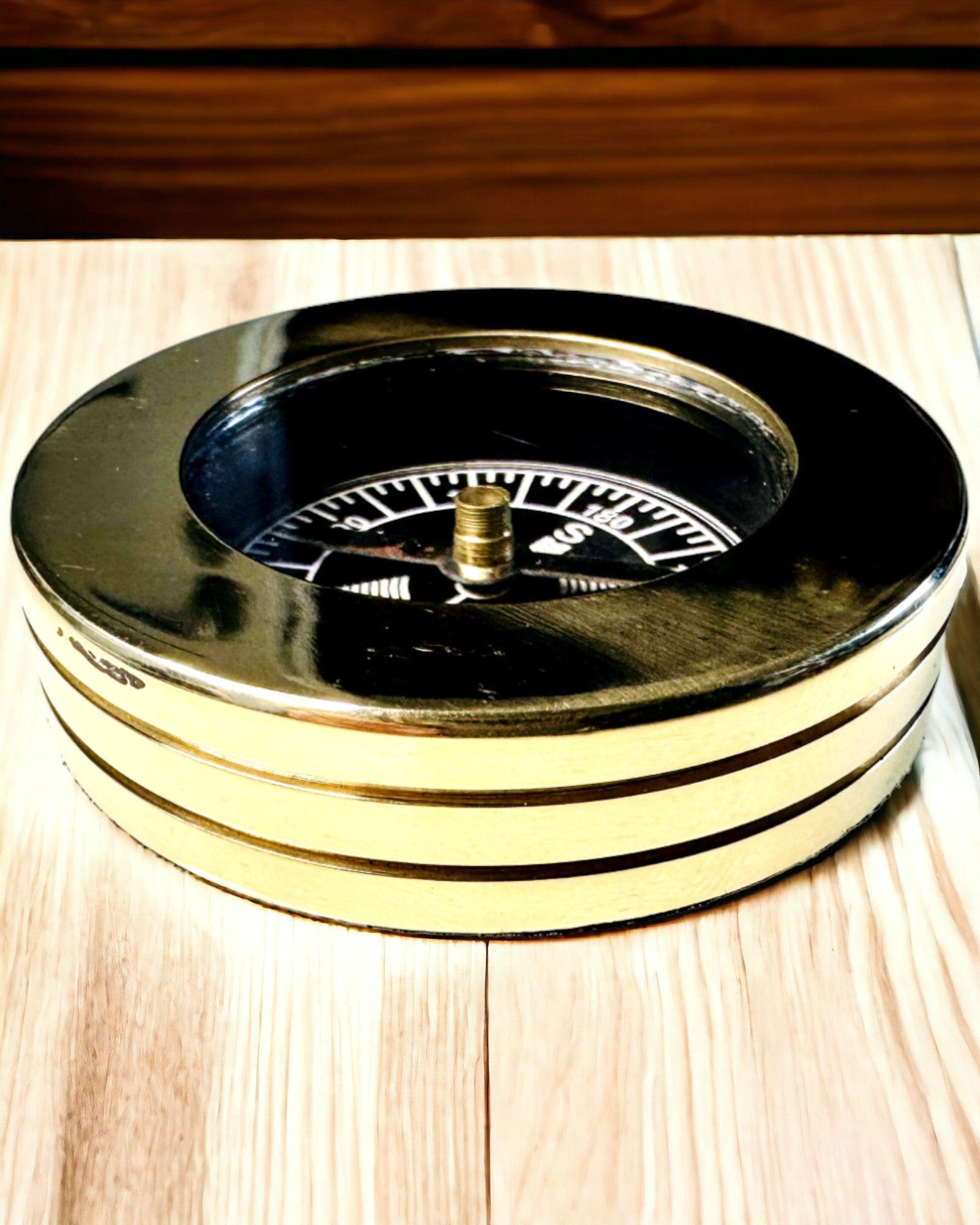 Matkailijan kompassi Rajput, personointimahdollisuudella - lahjaksi