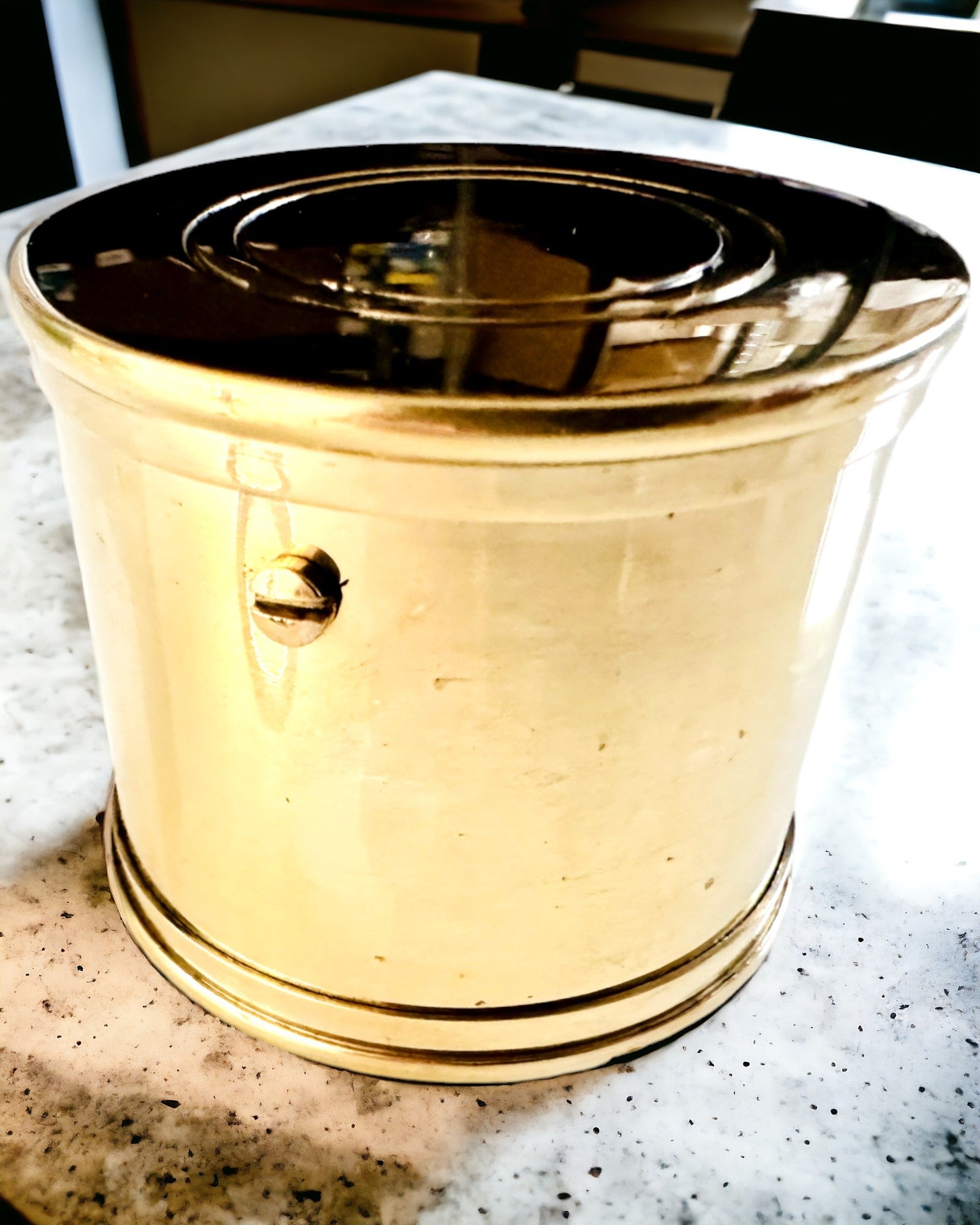 Matkailijan Kompassi "Auringonnousun Rumpu" – mahdollisuus personoida kaiverruksella