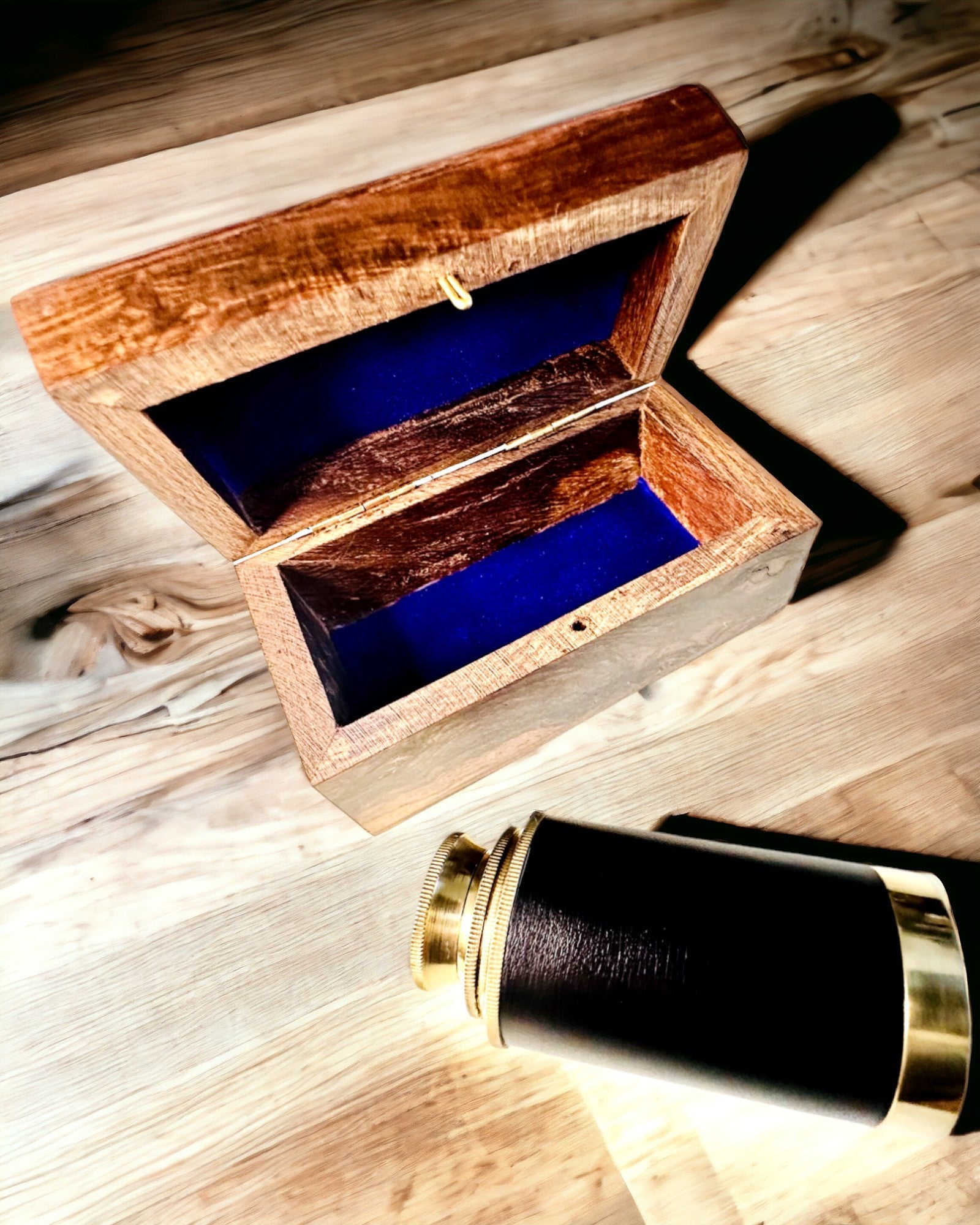 Matkailijan Paratiisin Kiikari – Käsityö - personointi kaiverruksella