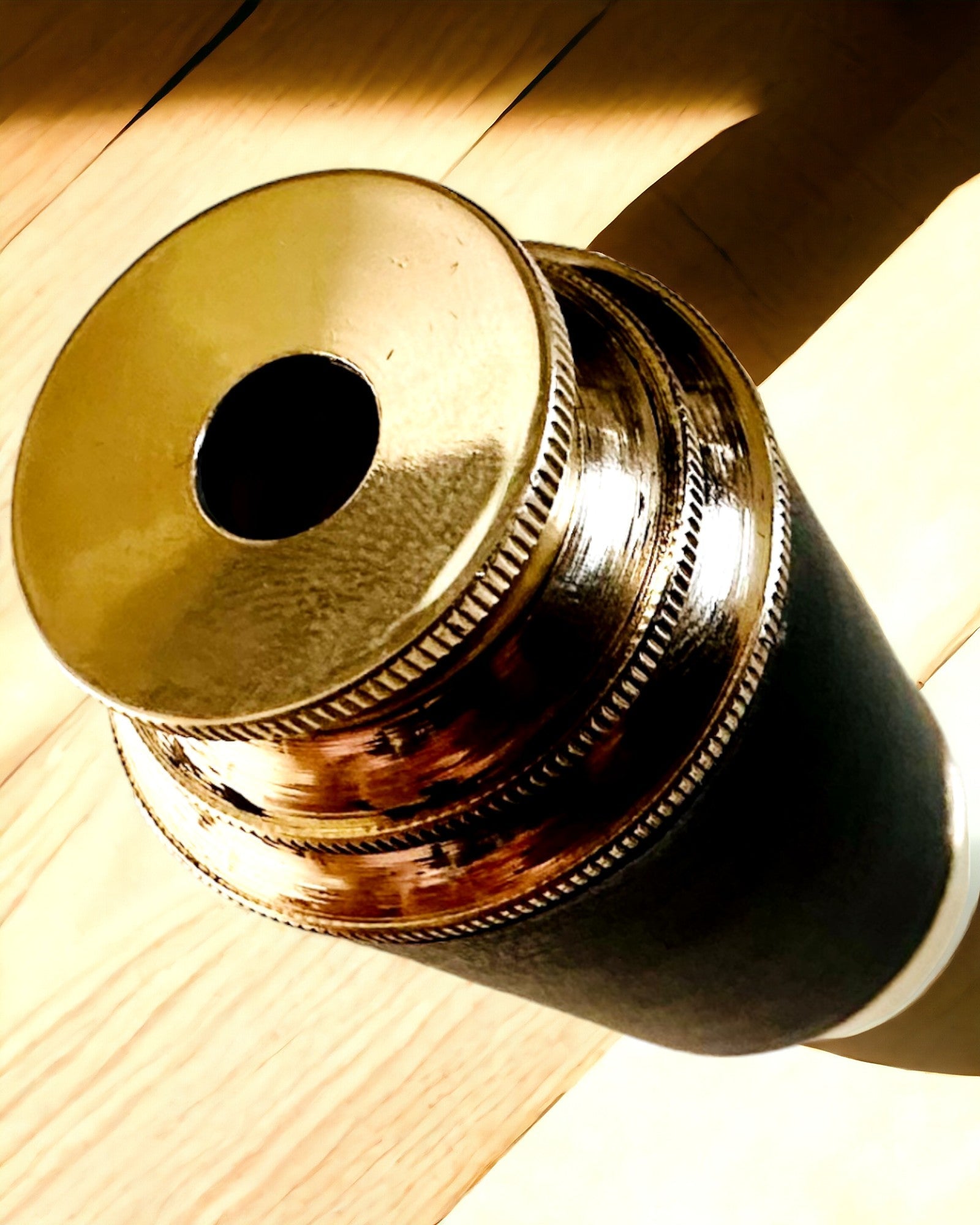 Matkailijan Paratiisin Kiikari – Käsityö - personointi kaiverruksella