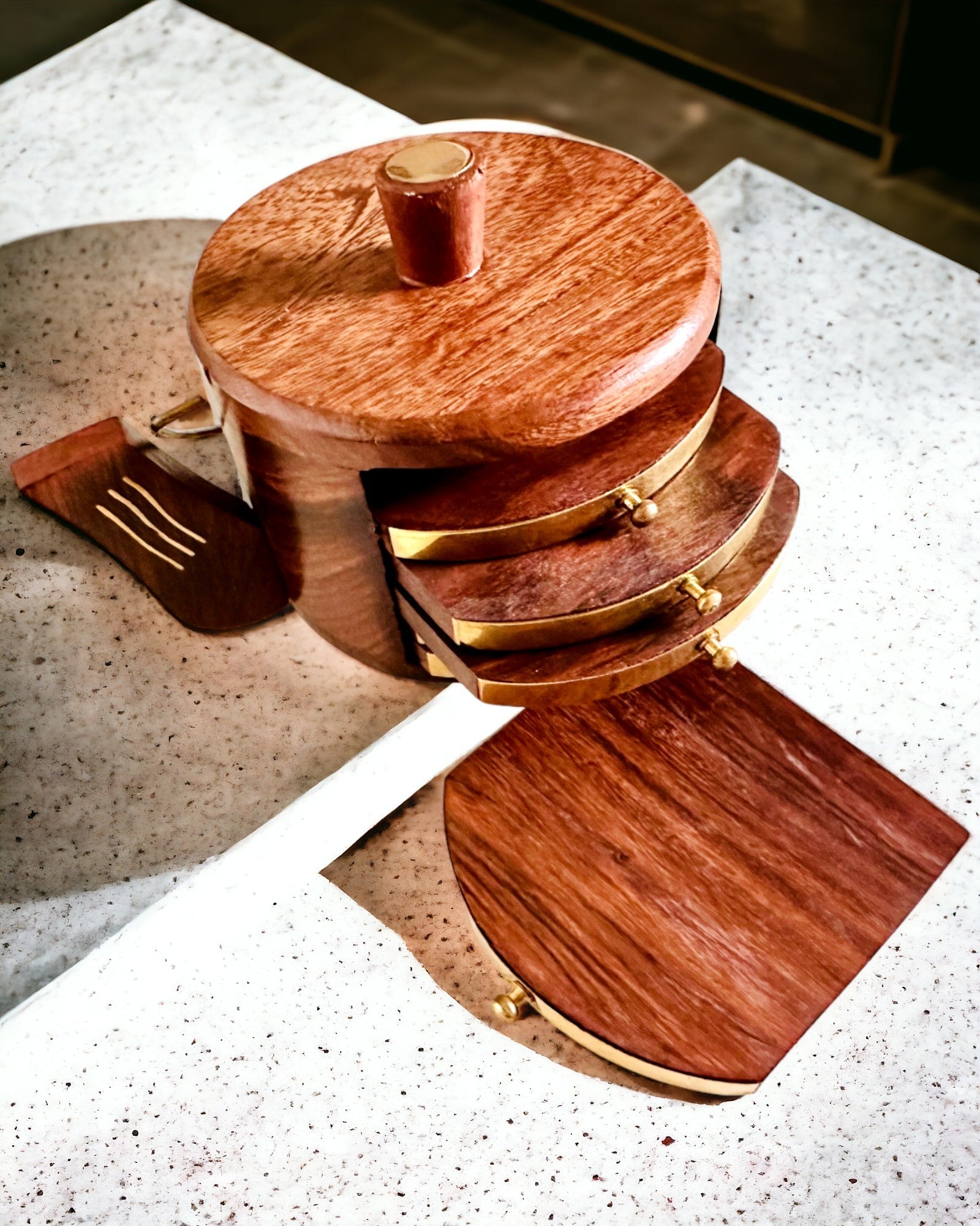 Retro puinen "Herbaciarnik" kaiverrusmahdollisuudella