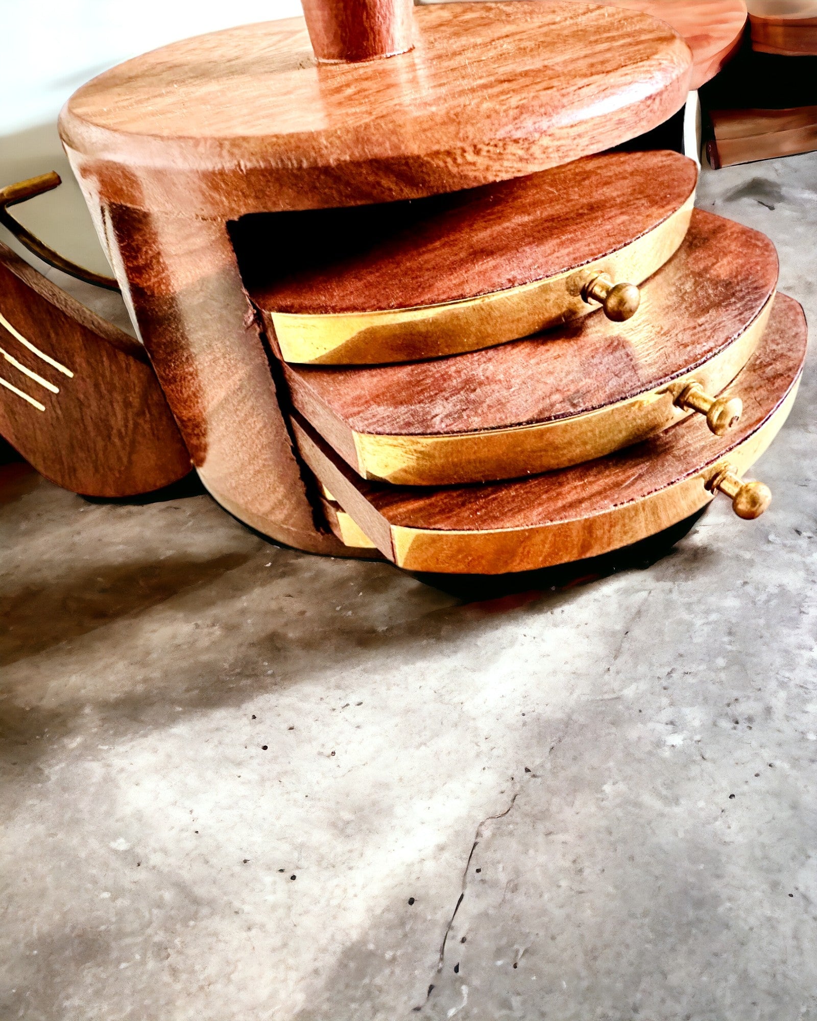 Retro puinen "Herbaciarnik" kaiverrusmahdollisuudella