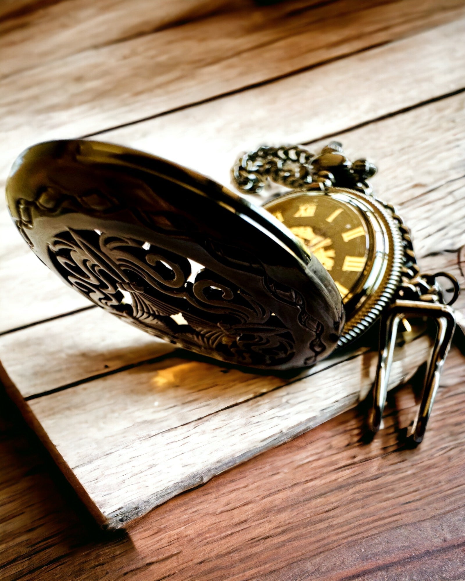 Taskukello "Czas Mistrzów" - Premium Edition kaiverrusmahdollisuudella