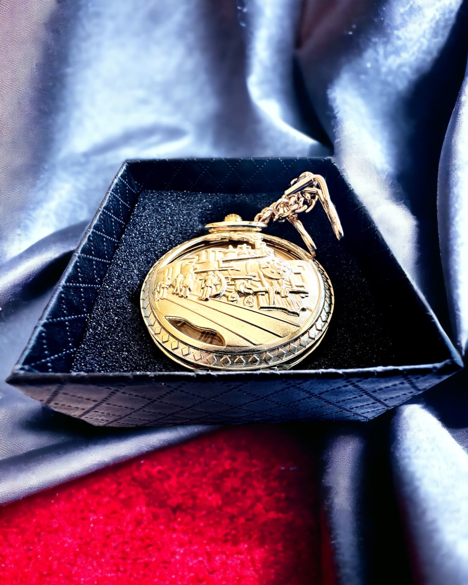 Taskukello "Imperial Train", mahdollisuus personointiin kaiverruksella, kultainen väri