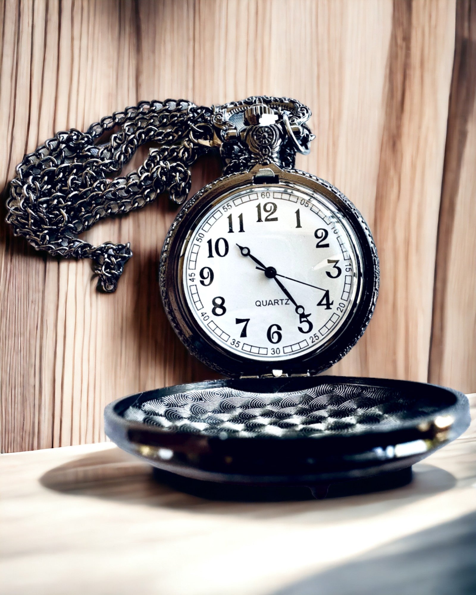 Tyylikäs taskukello Moottoripyöräinto, mahdollisuus personointiin kaiverruksella