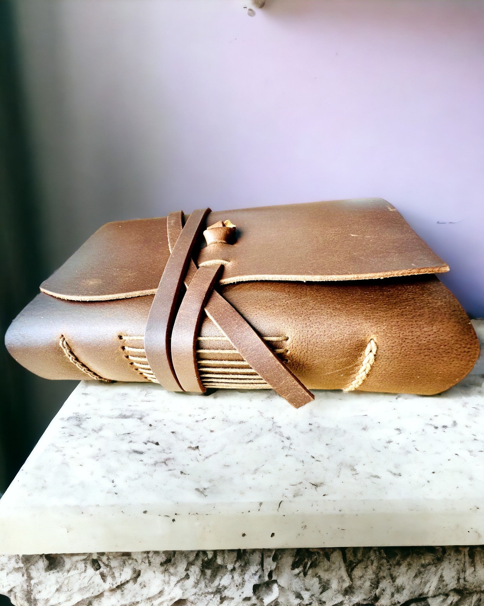 Notatnik Premium "RetroNotes" – Tyylikäs aito nahkamuistikirja - 200 sivua, 120g, muistikirja, luonnoskirja, ruskea väri, personointi kaiverruksella