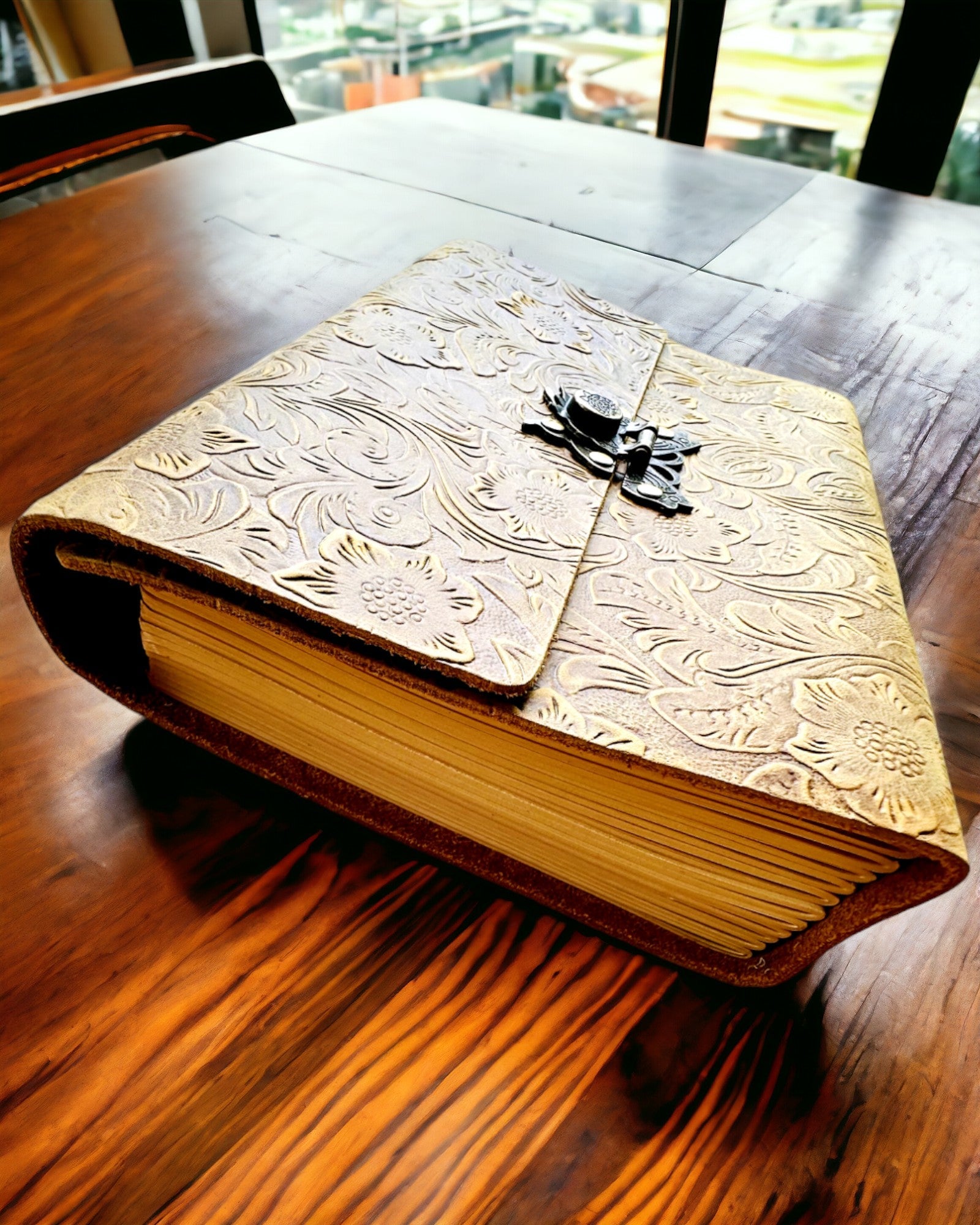 Luksus Retro Muistikirja Nahkakannella - "Vintage Elegance", 480 sivua, mahdollisuus personointiin kaiverruksella