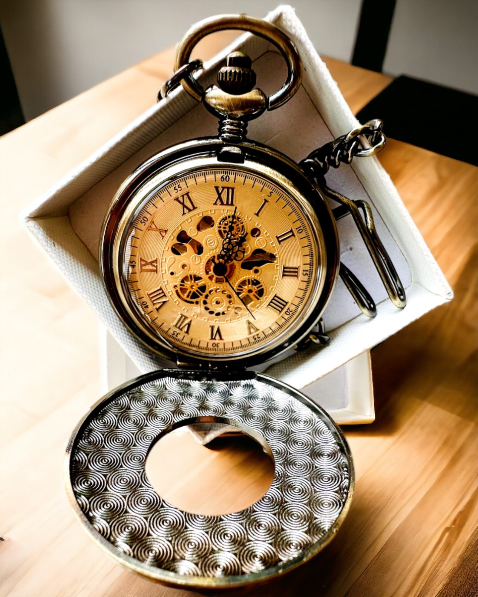 Taskukello "Retro Elegance", mahdollisuus personointiin kaiverruksella