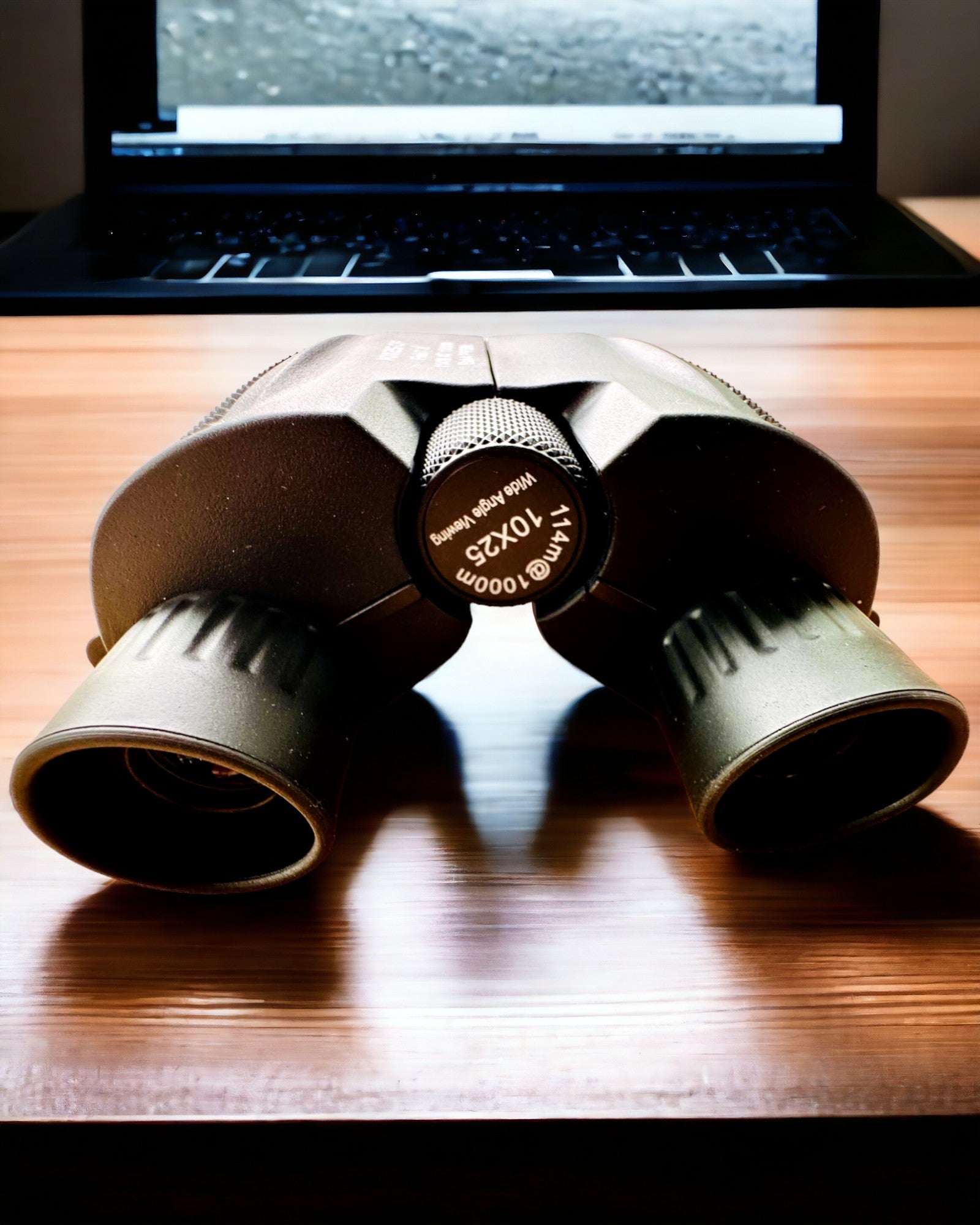 Lornetka CampMaster 10x25, mahdollisuus personointiin kaiverruksella