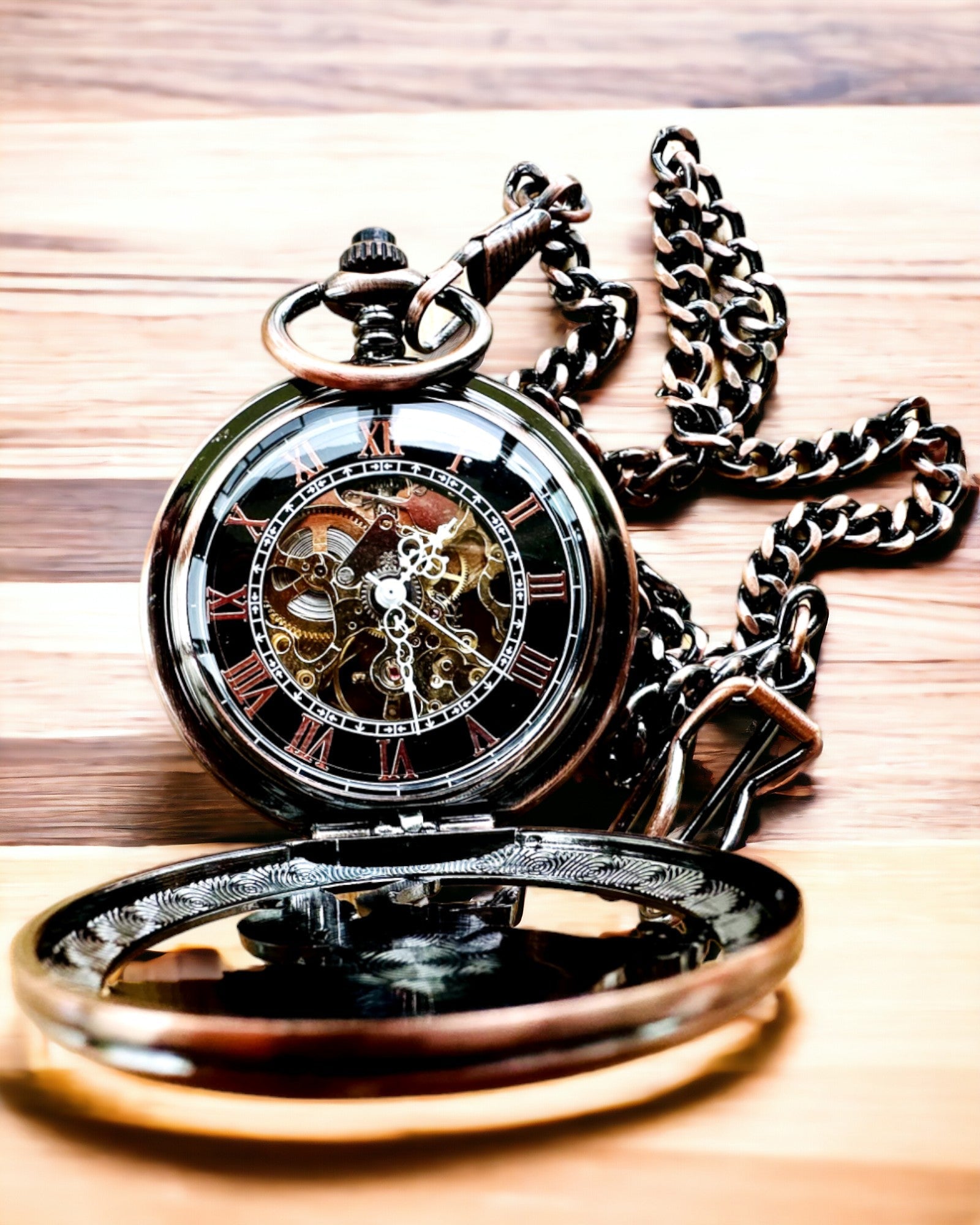 Taskukello "Equus Tempus" - Väri: Ruskea, Ruusukulta Hevosteemalla, mahdollisuus personointiin kaiverruksella