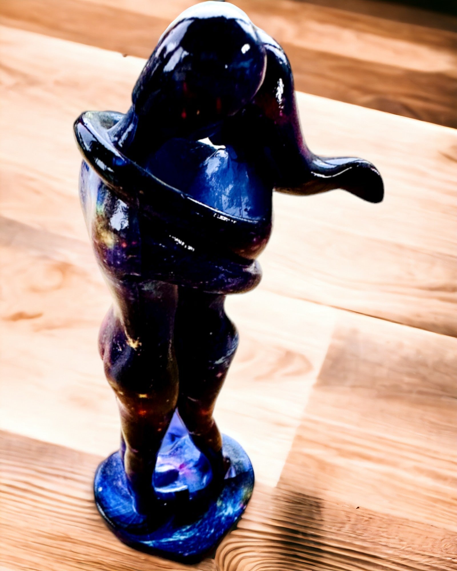 Kosminen syleily - Hartsifiguuri kaiverrusvaihtoehdolla