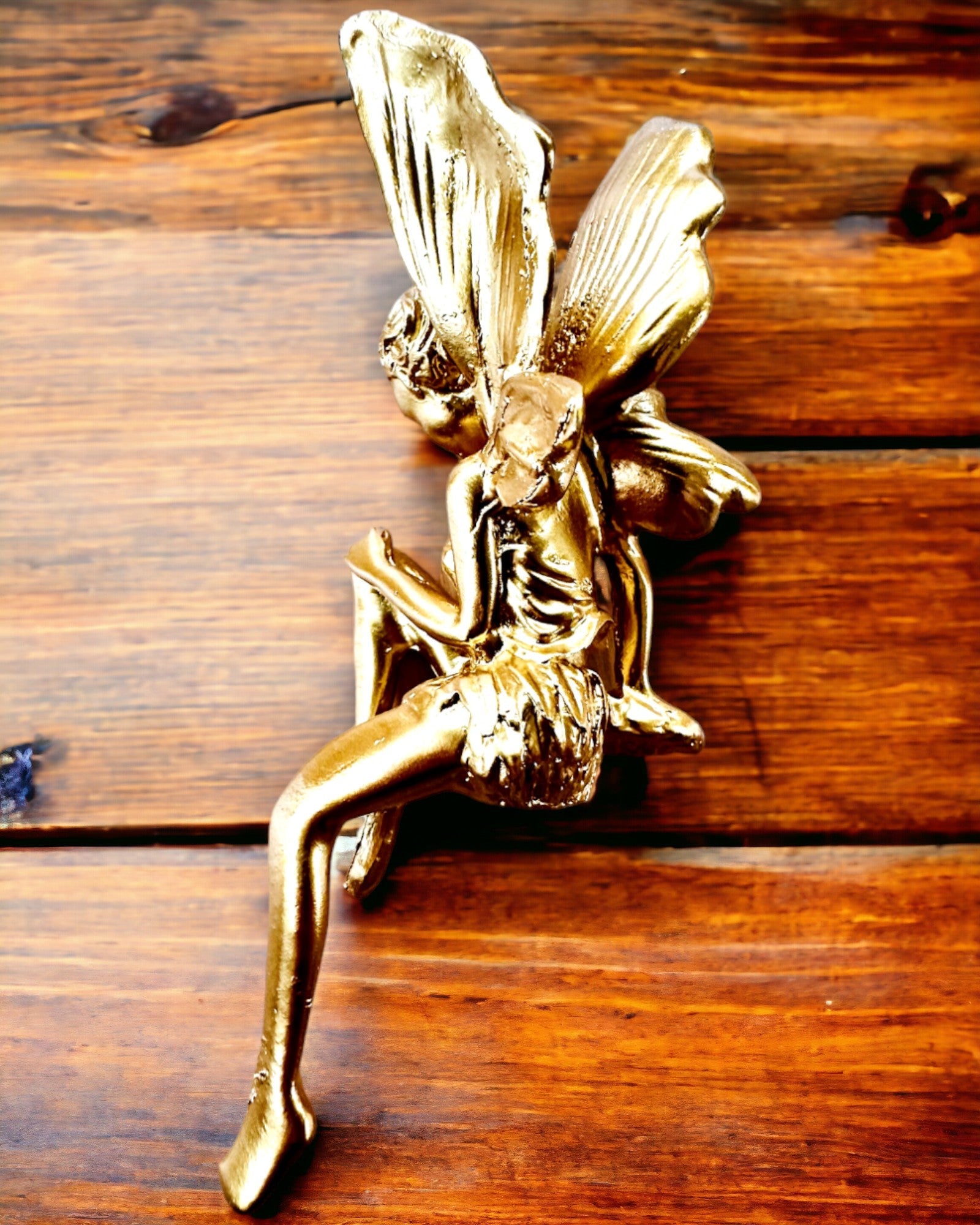 Pieni Kultainen Unikeiju – Kaiverrusmahdollisuudella Varustettu Pienoishahmo