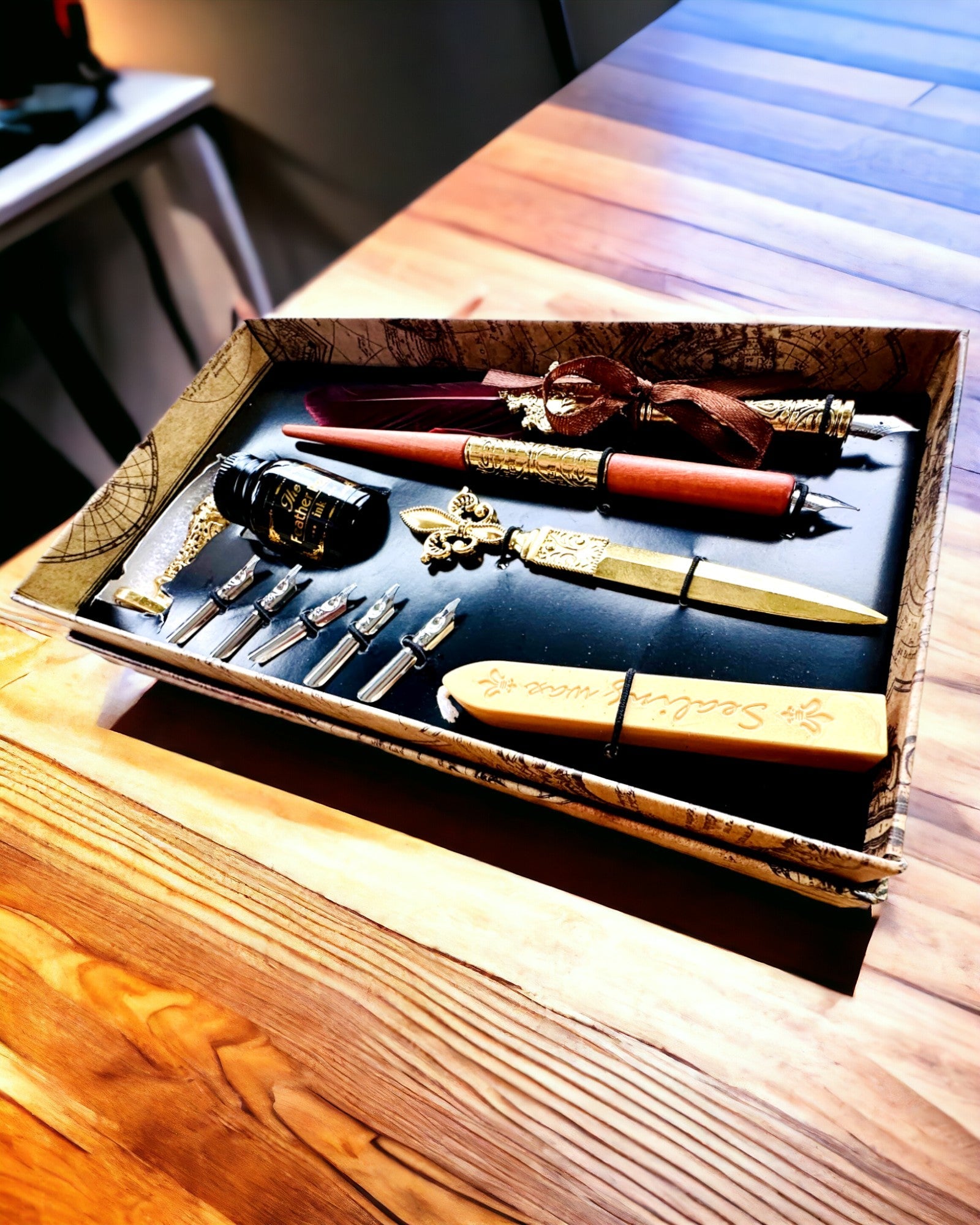 Eksklusiivinen kalligrafiasetti, kastettava mustekynä ja mustesetti, personointi kaiverruksella