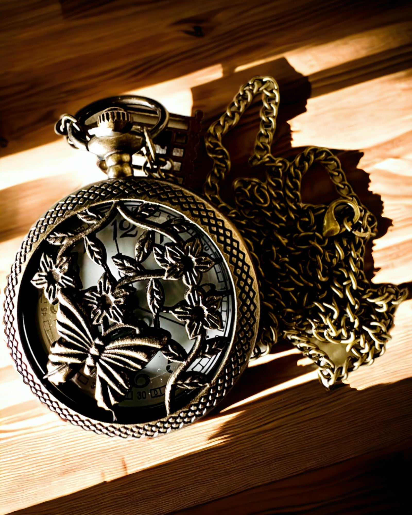 Taskukello "Motylowa Elegancja" kaiverruksella personointimahdollisuudella