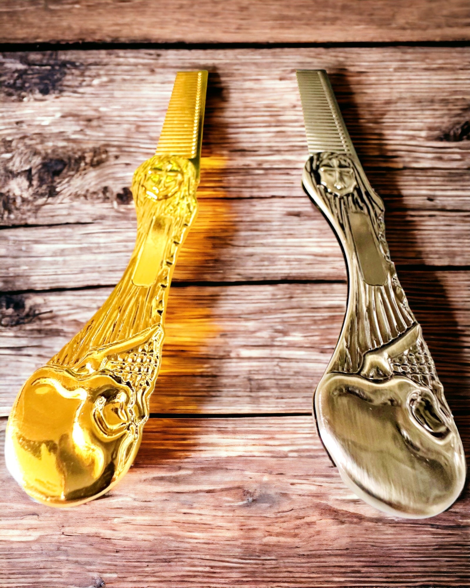 Mystic Skull Comb - premium-kampa, mahdollisuus personointiin kaiverruksella